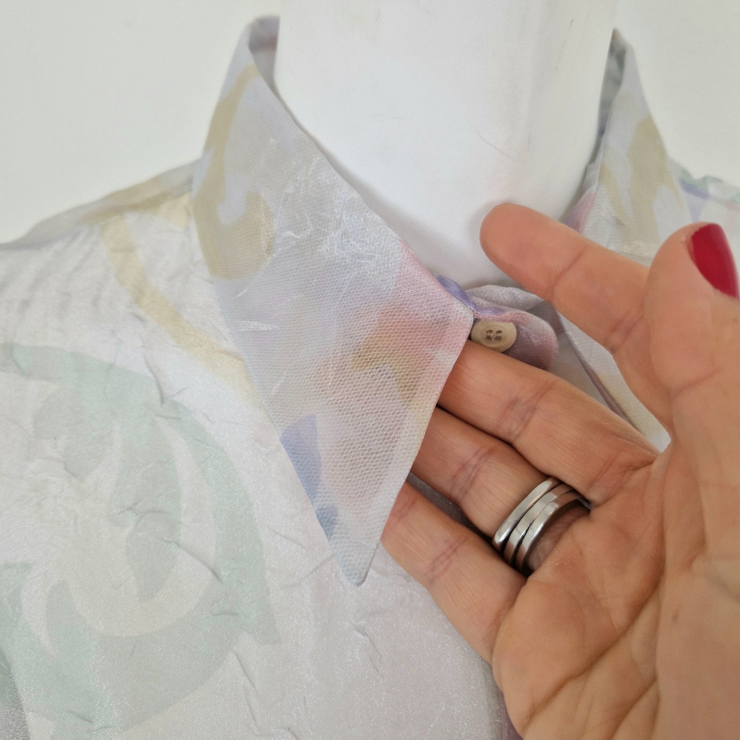 Romeo Gigli | Camicia velata con disegni pastello