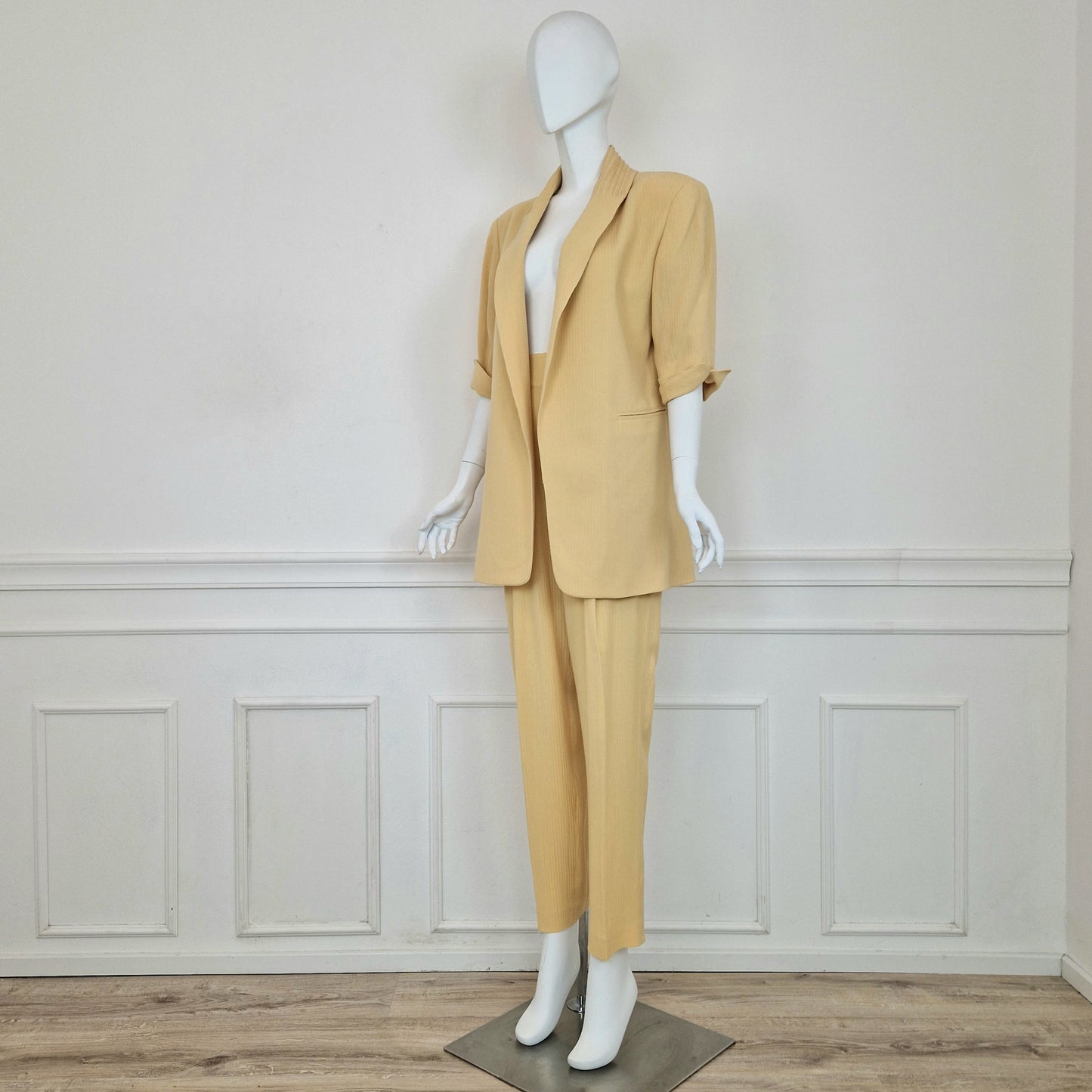 Claude Montana | Completo giallo chiaro
