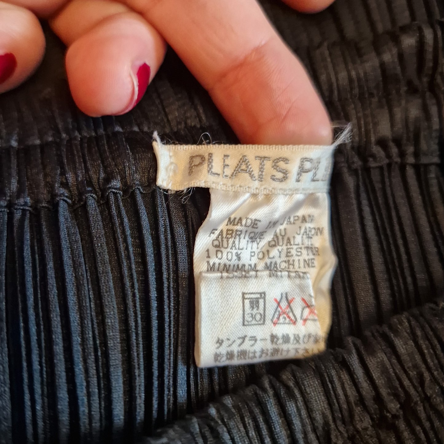 Issey Miyake Pleats Please | Gonna nera