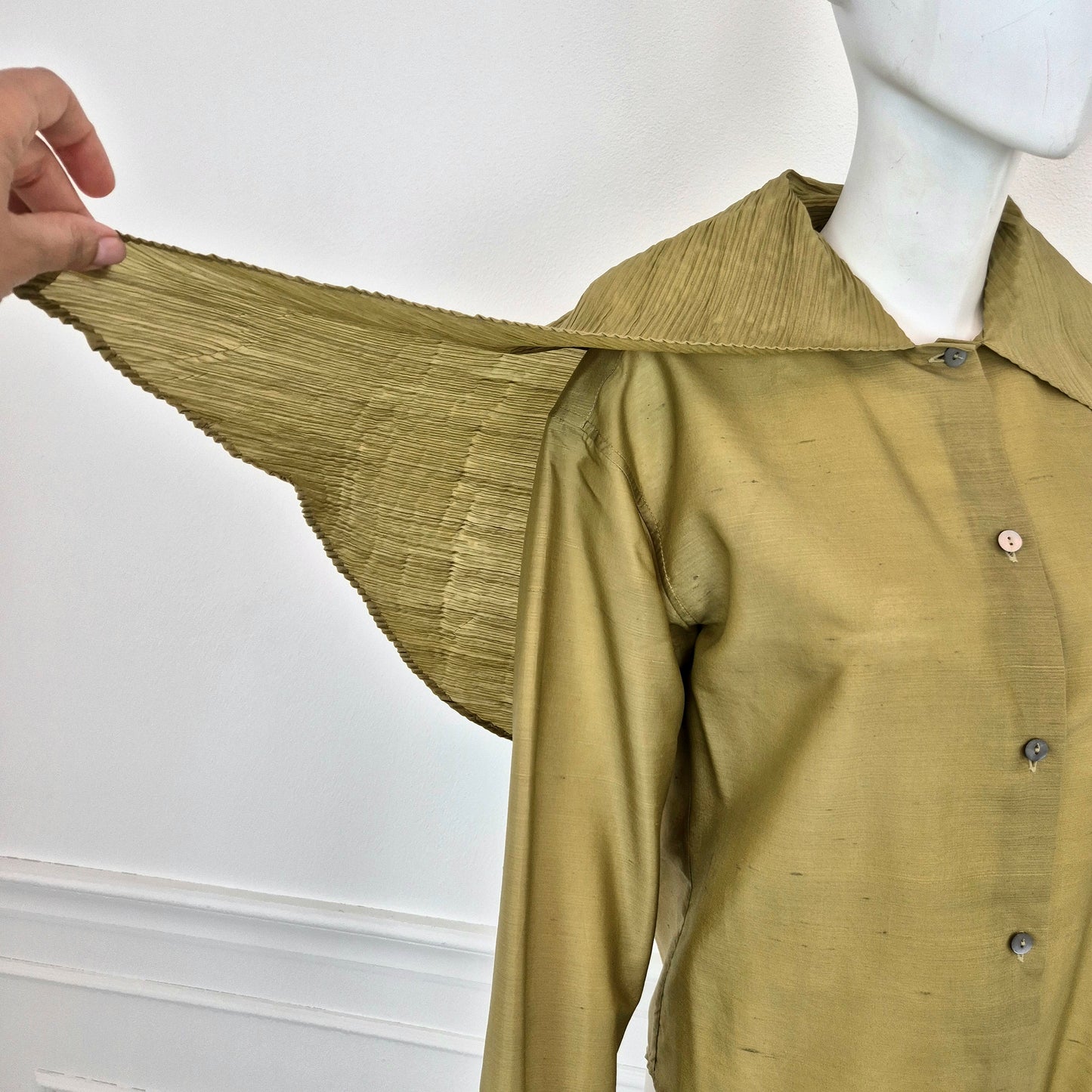 Romeo Gigli | Camicia pistacchio maxi collo plissé 1989