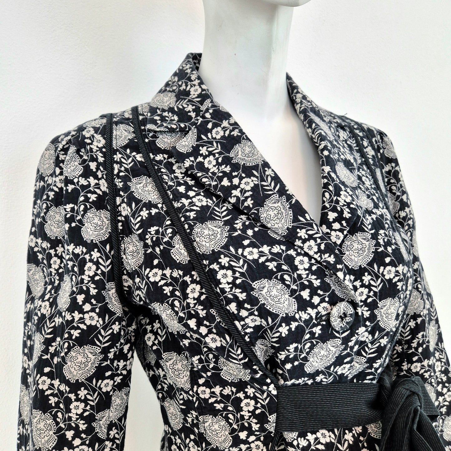 Antonio Marras | Giacca bicolor con fiocco laterale