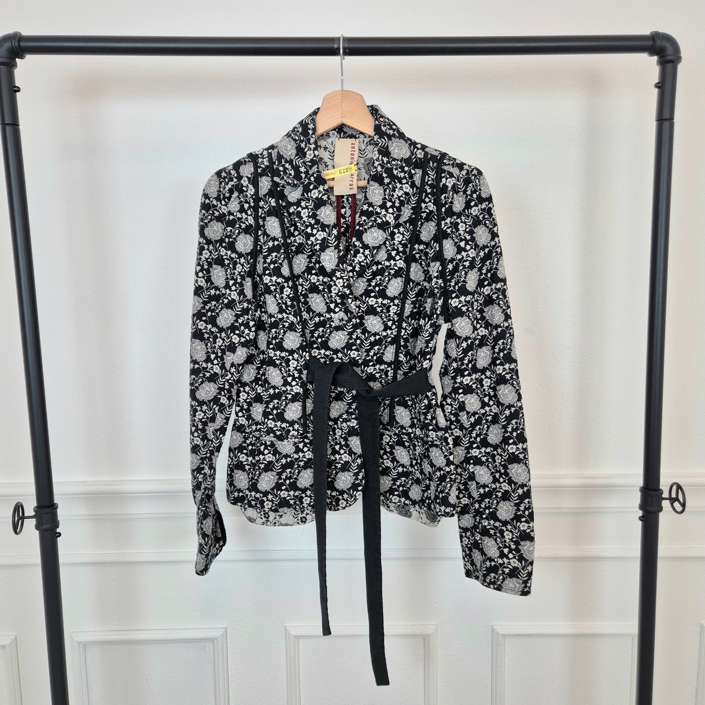 Antonio Marras | Giacca bicolor con fiocco laterale