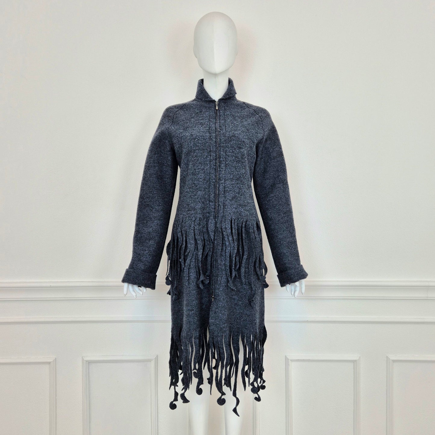 Cappotto con frange a onde - prototipo Romeo Gigli