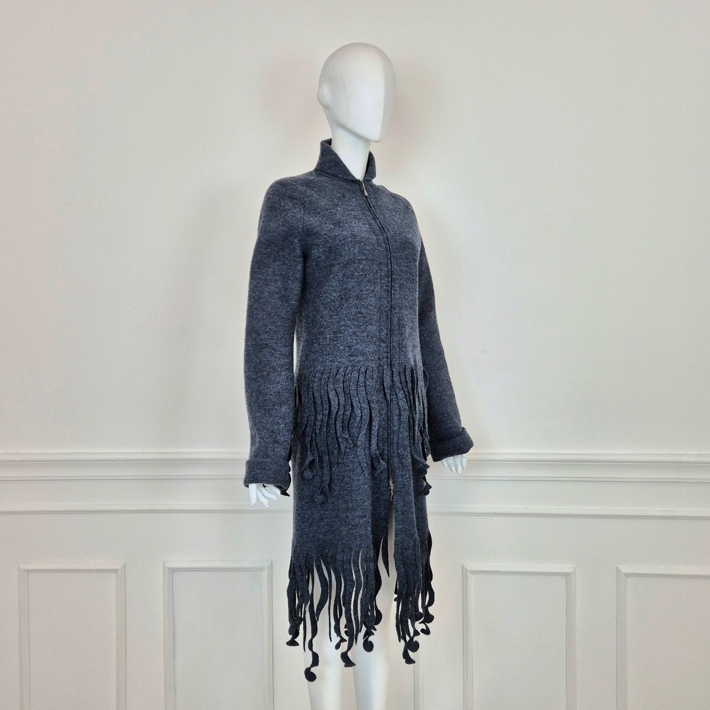 Cappotto con frange a onde - prototipo Romeo Gigli