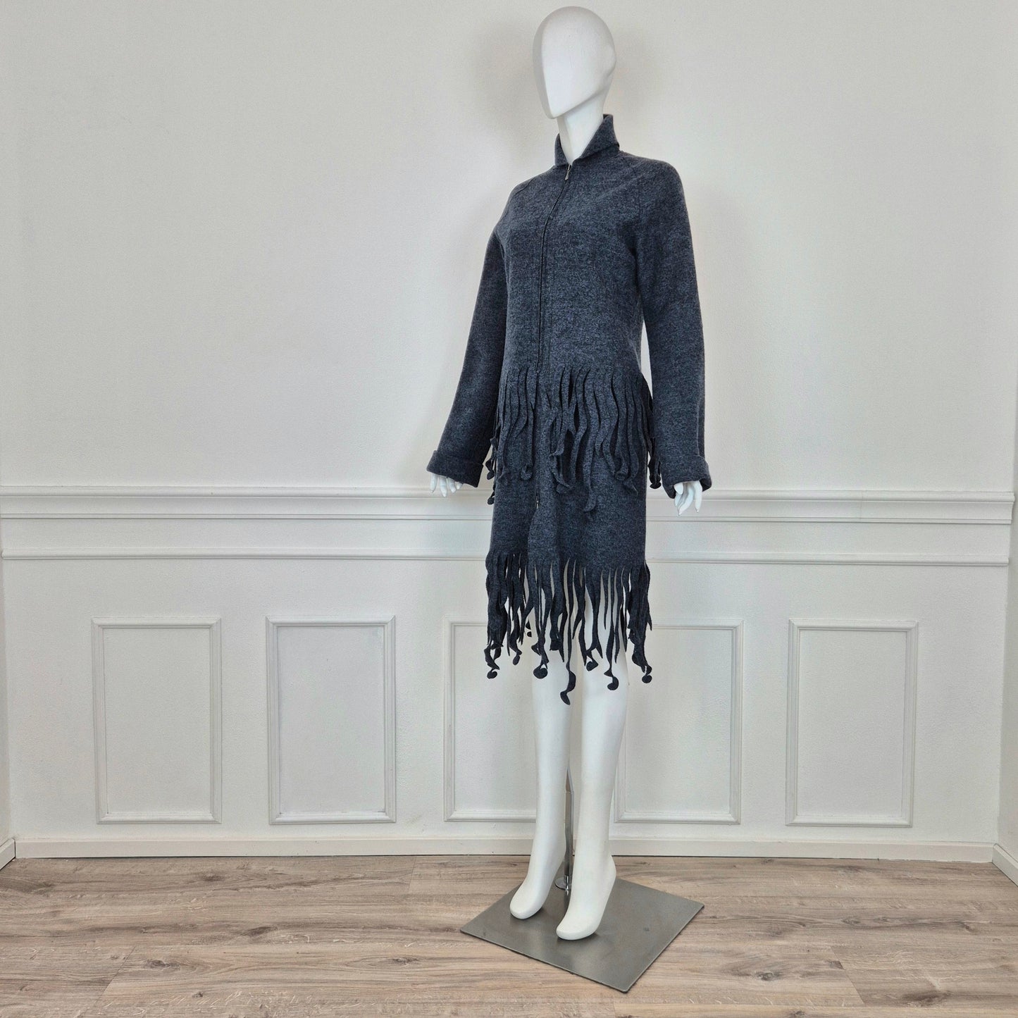Cappotto con frange a onde - prototipo Romeo Gigli