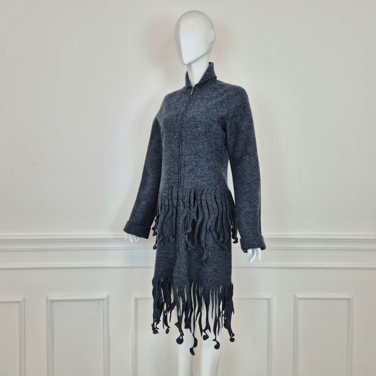 Cappotto con frange a onde - prototipo Romeo Gigli
