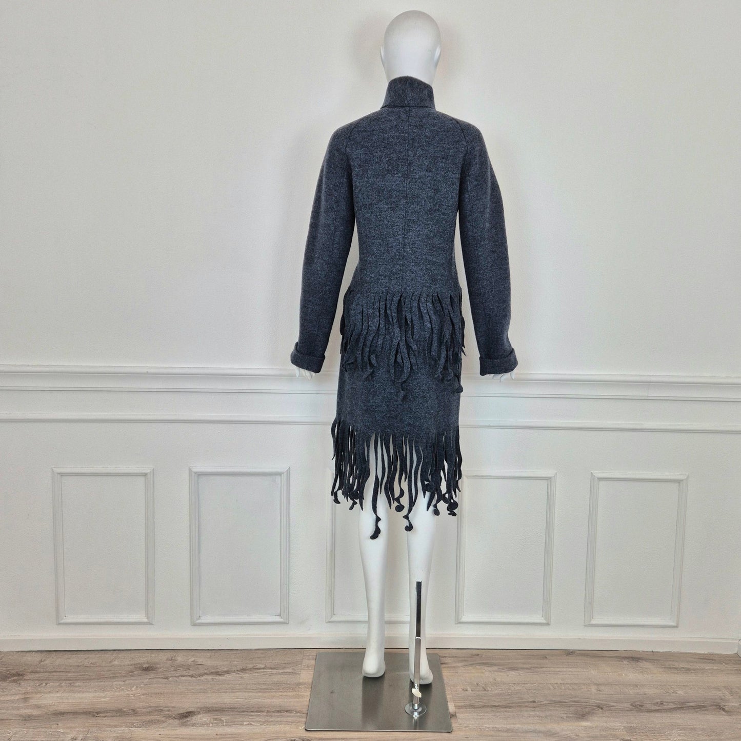 Cappotto con frange a onde - prototipo Romeo Gigli