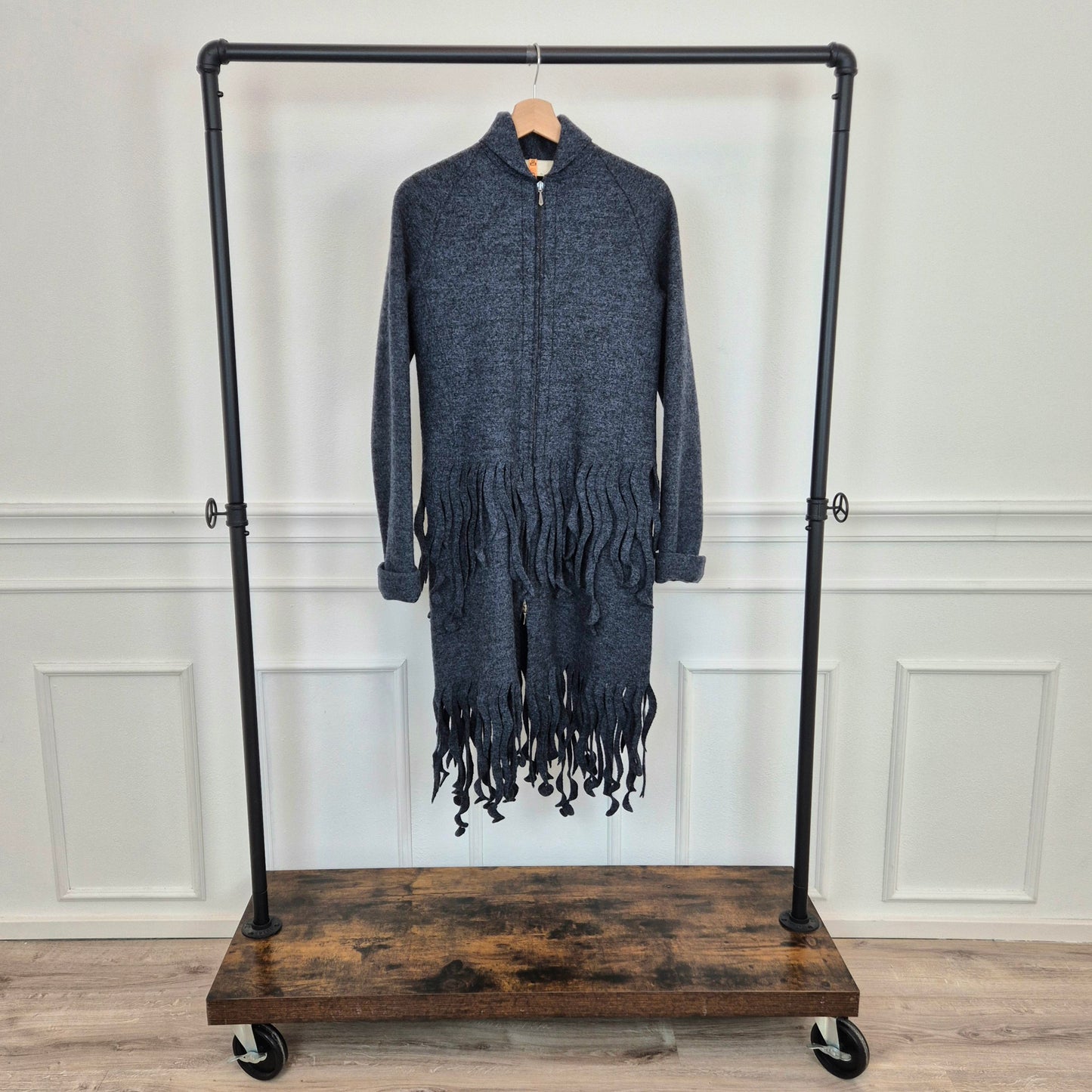Cappotto con frange a onde - prototipo Romeo Gigli