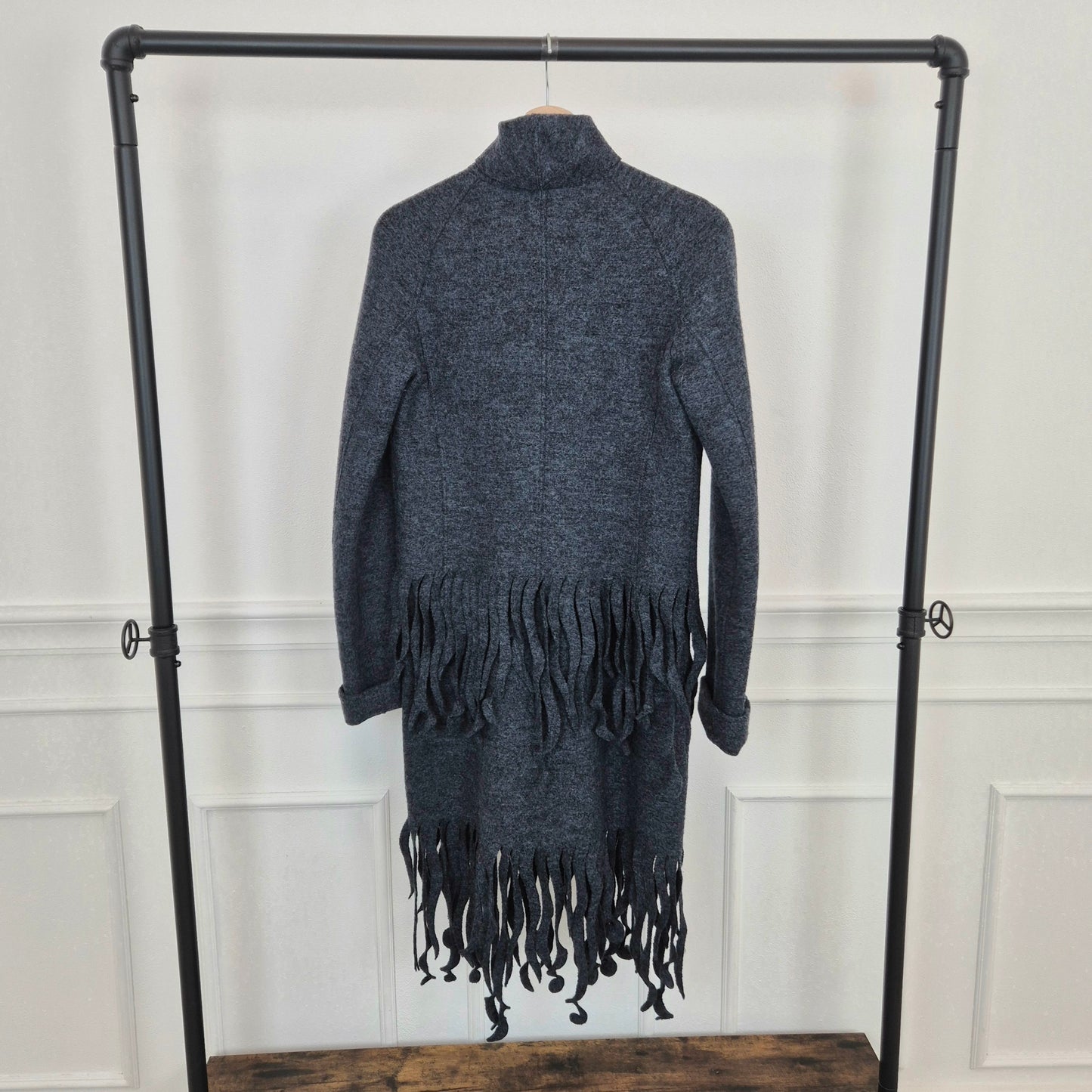 Cappotto con frange a onde - prototipo Romeo Gigli