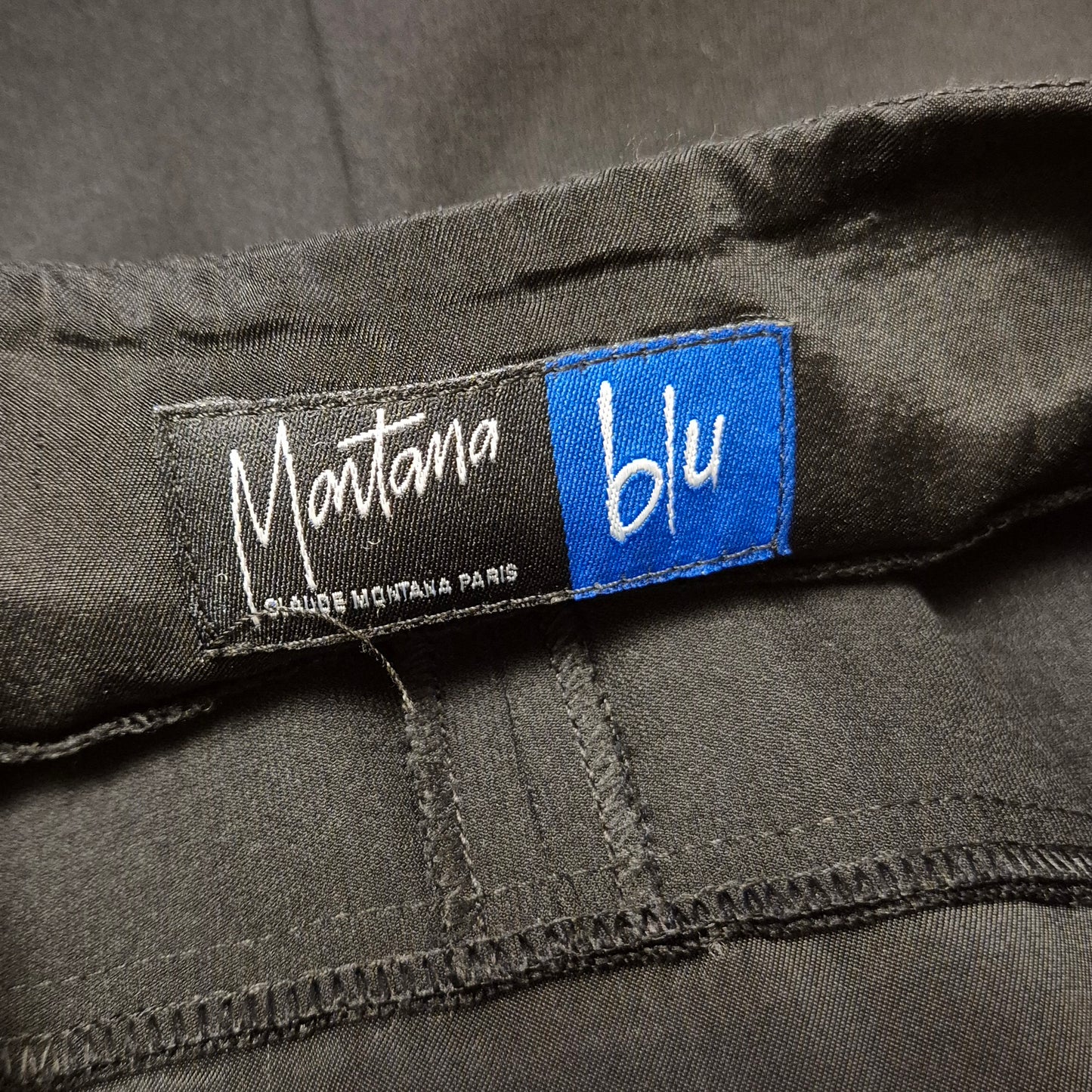 Montana | Abito nero con scollo quadrato e schiena scoperta
