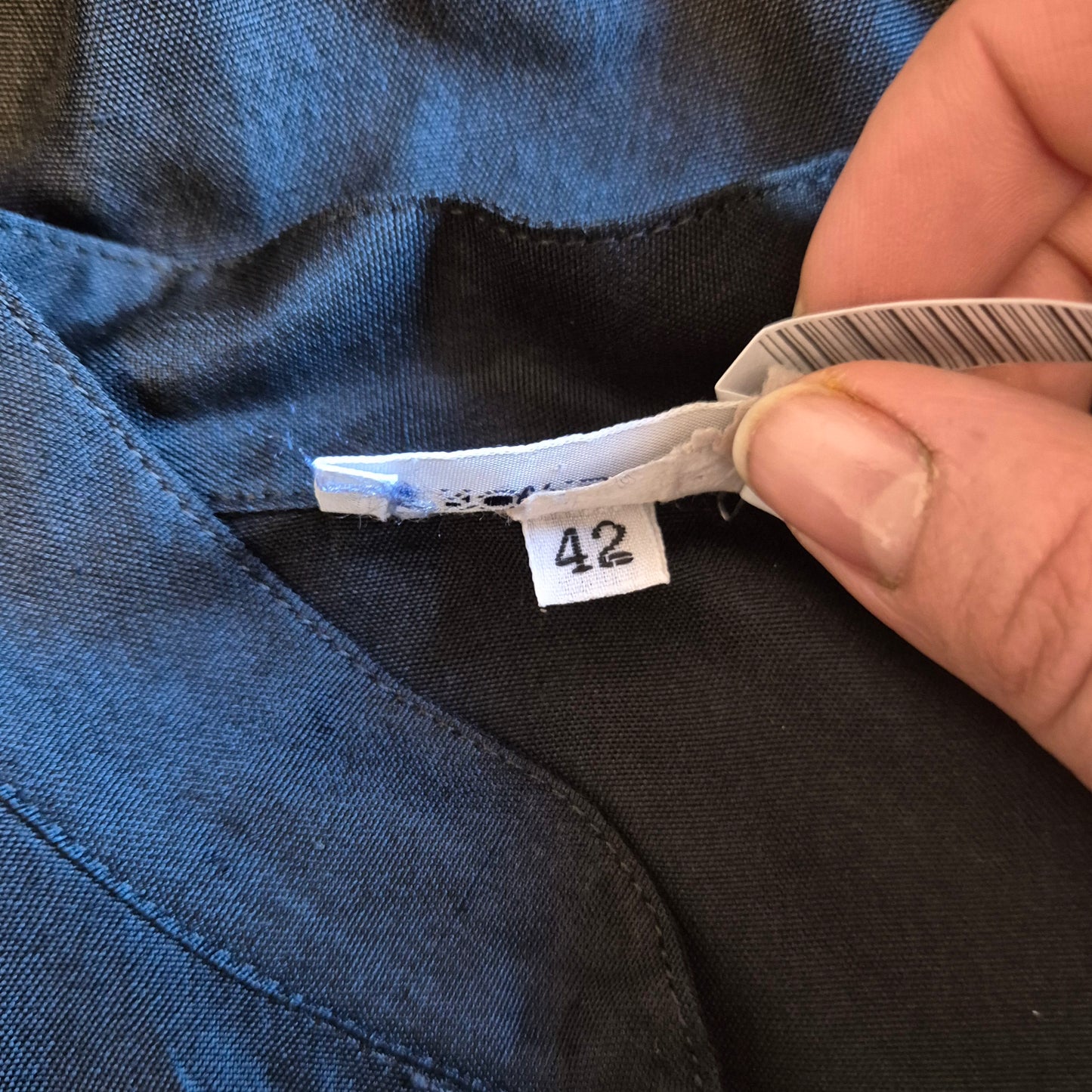 Romeo Gigli | Camicia nera con bottoncini e balza sul fondo