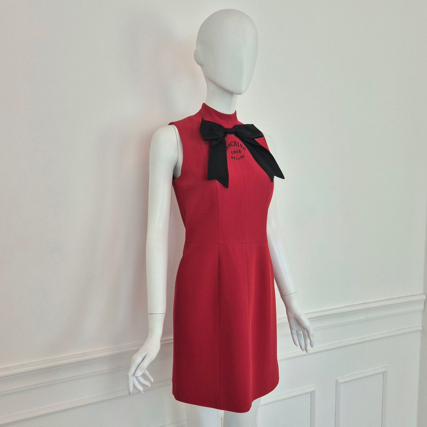 Moschino | Abito tubino vintage rosso con fiocco nero 1996