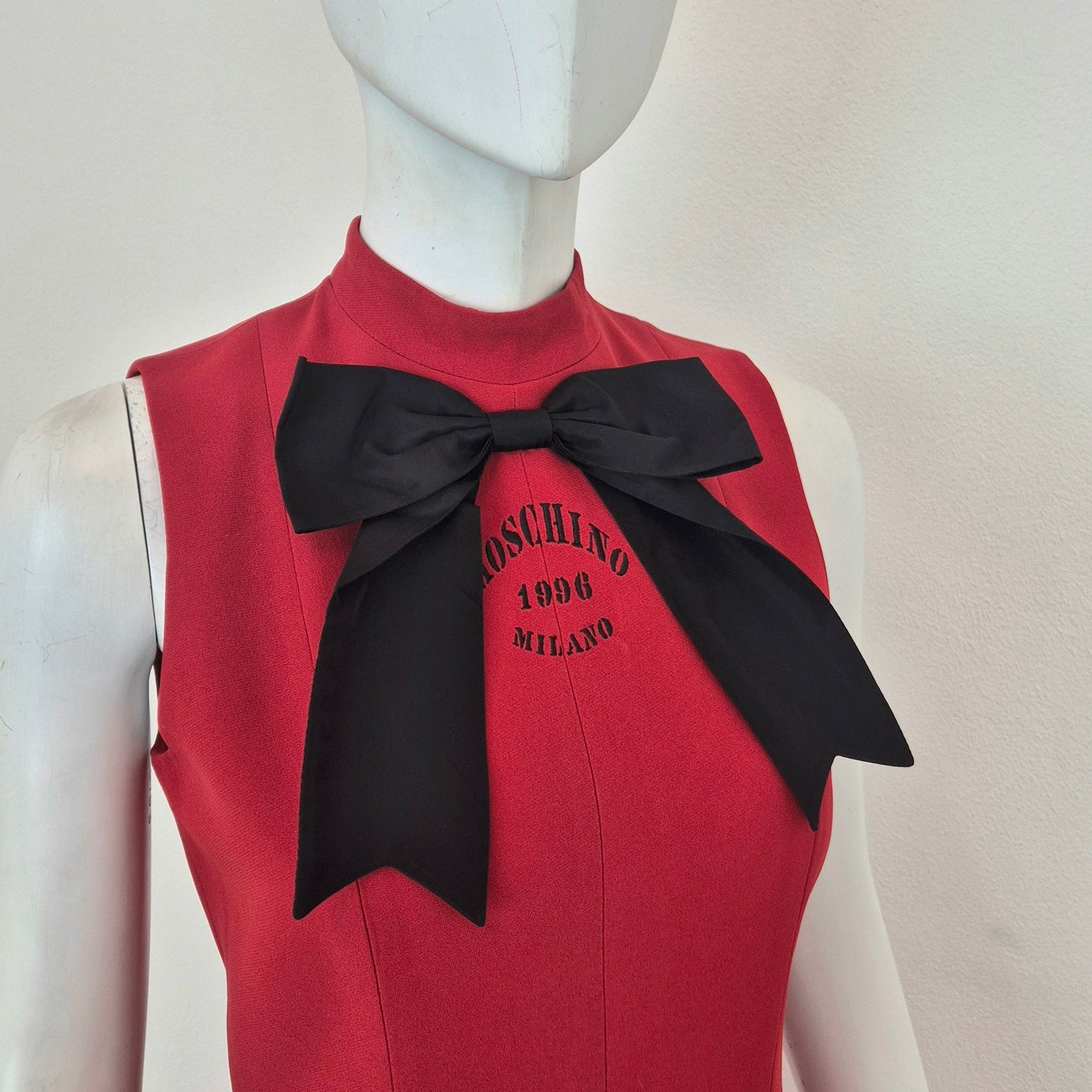 Moschino | Abito tubino vintage rosso con fiocco nero 1996