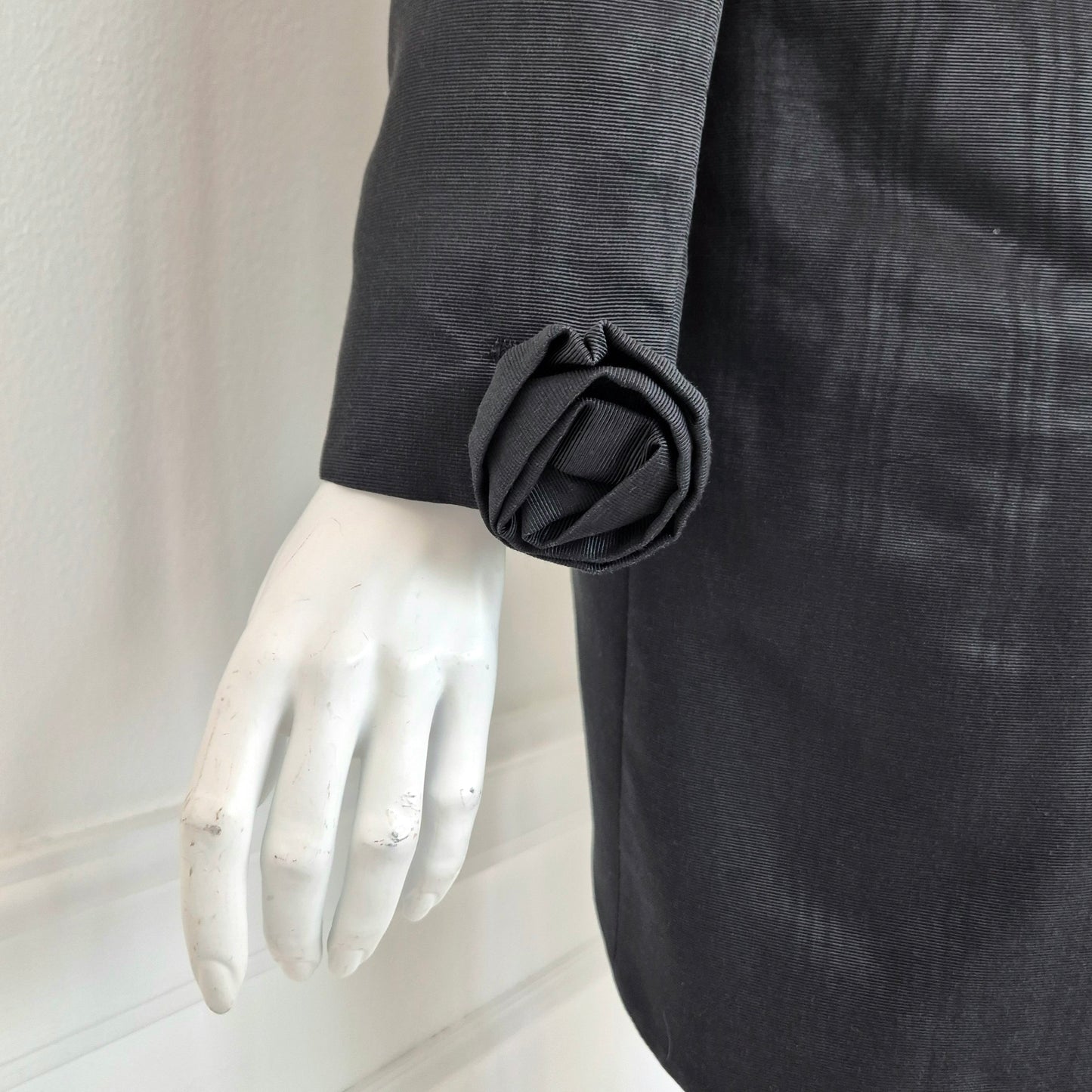 Romeo Gigli | Soprabito coda di rondine con rose fw 1996