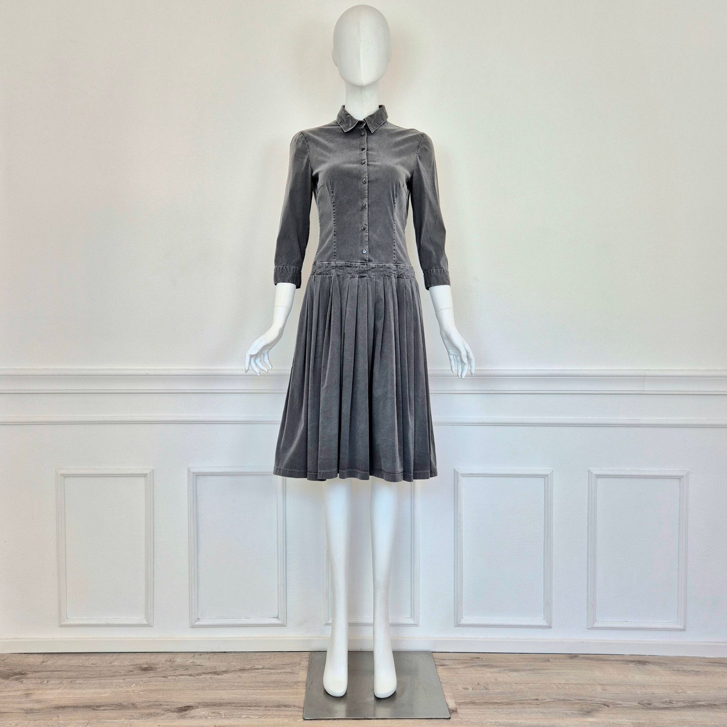 Prada | Abito in cotone grigio con gonna plissettata