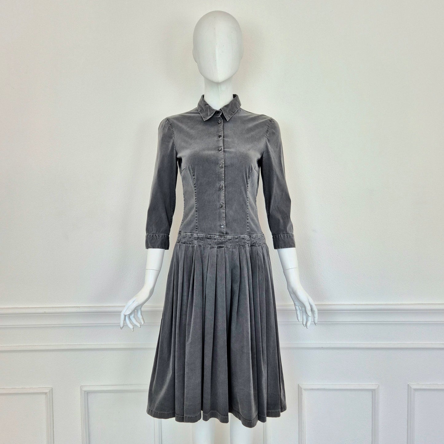 Prada | Abito in cotone grigio con gonna plissettata