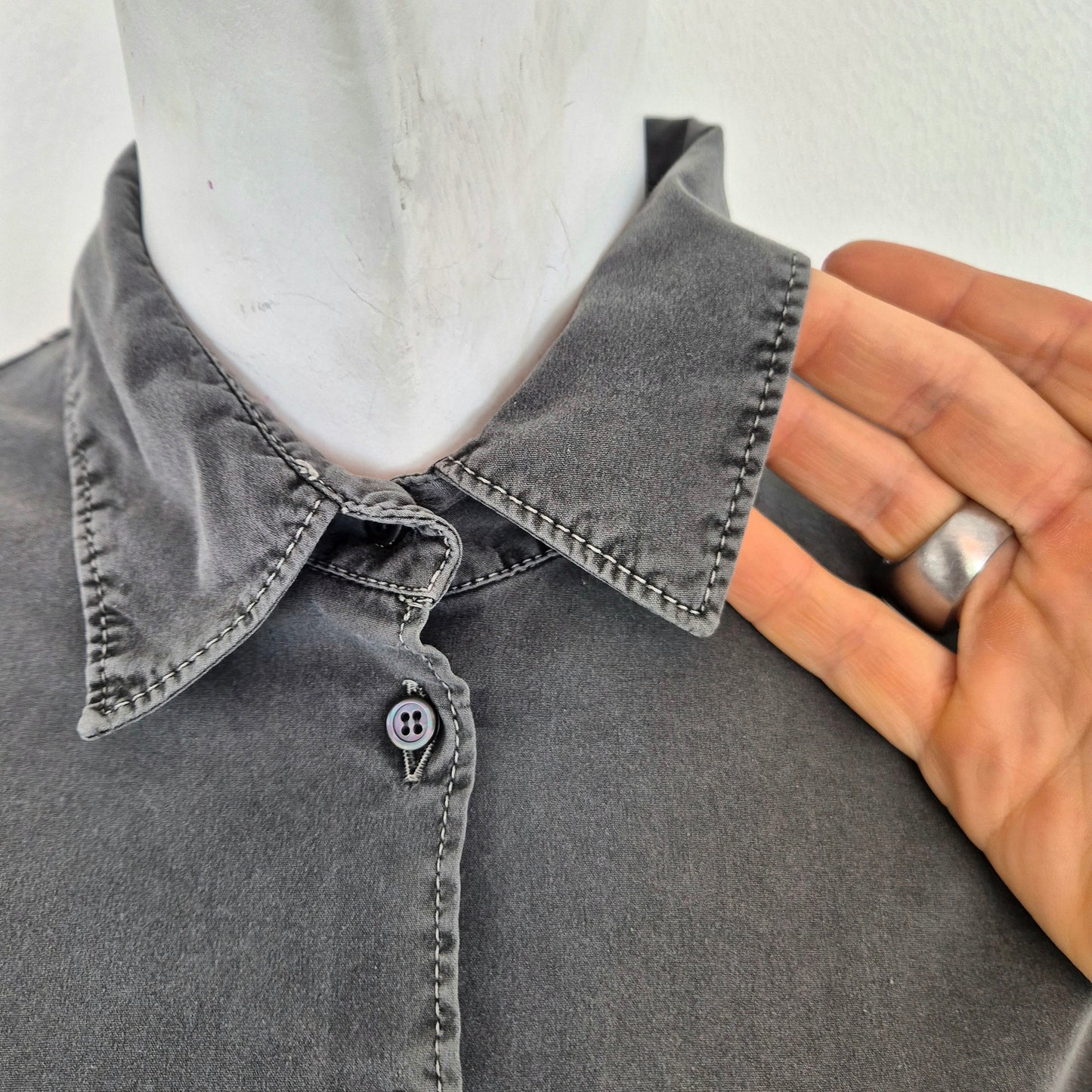 Prada | Abito in cotone grigio con gonna plissettata