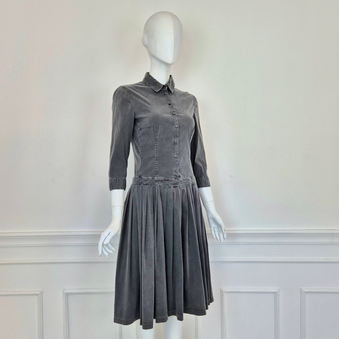 Prada | Abito in cotone grigio con gonna plissettata