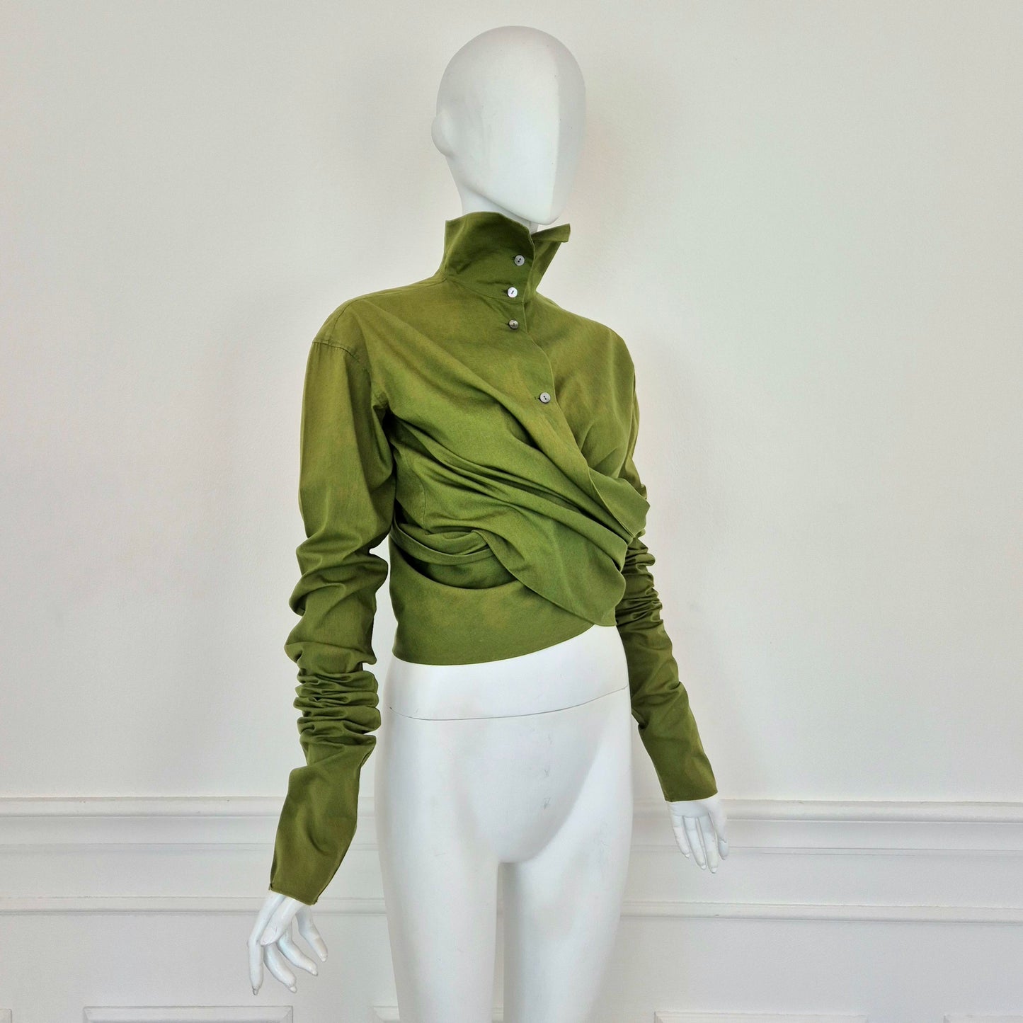 Romeo Gigli | Camicia verde oliva con incrocio e maniche lunghissime 1990