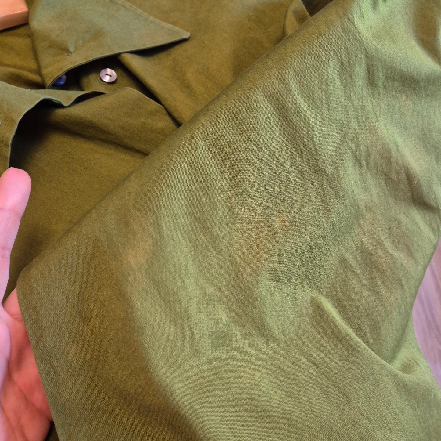 Romeo Gigli | Camicia verde oliva con incrocio e maniche lunghissime 1990