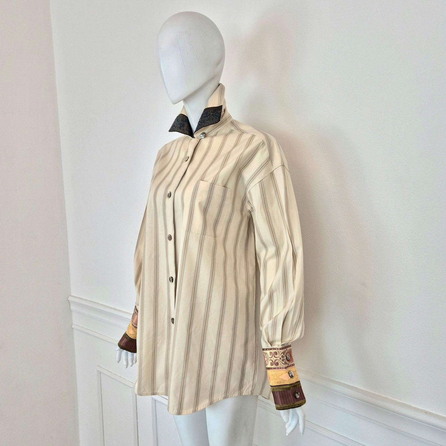 Romeo Gigli | Camicia in cotone rigato con applicazioni su collo e polsi 1994