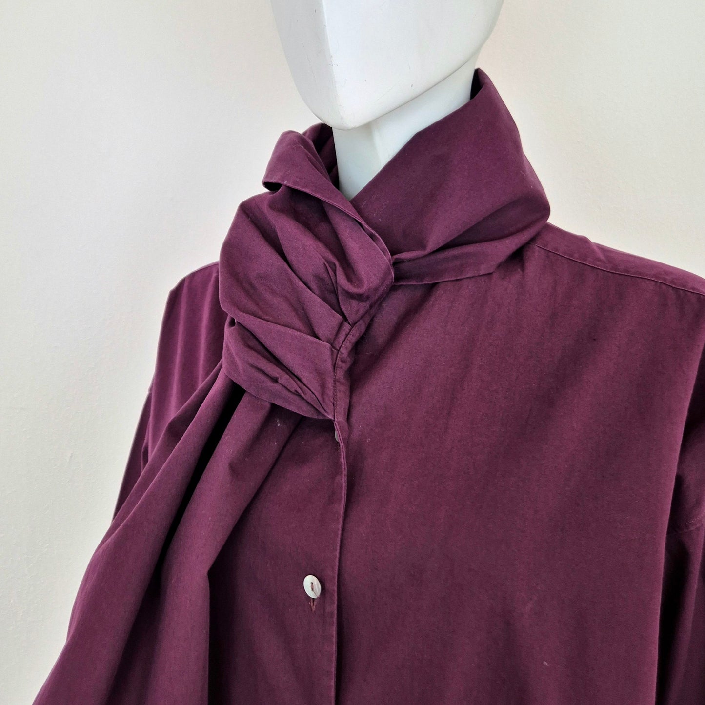 Romeo Gigli | Camicia melanzana con collo da incrociare 1990