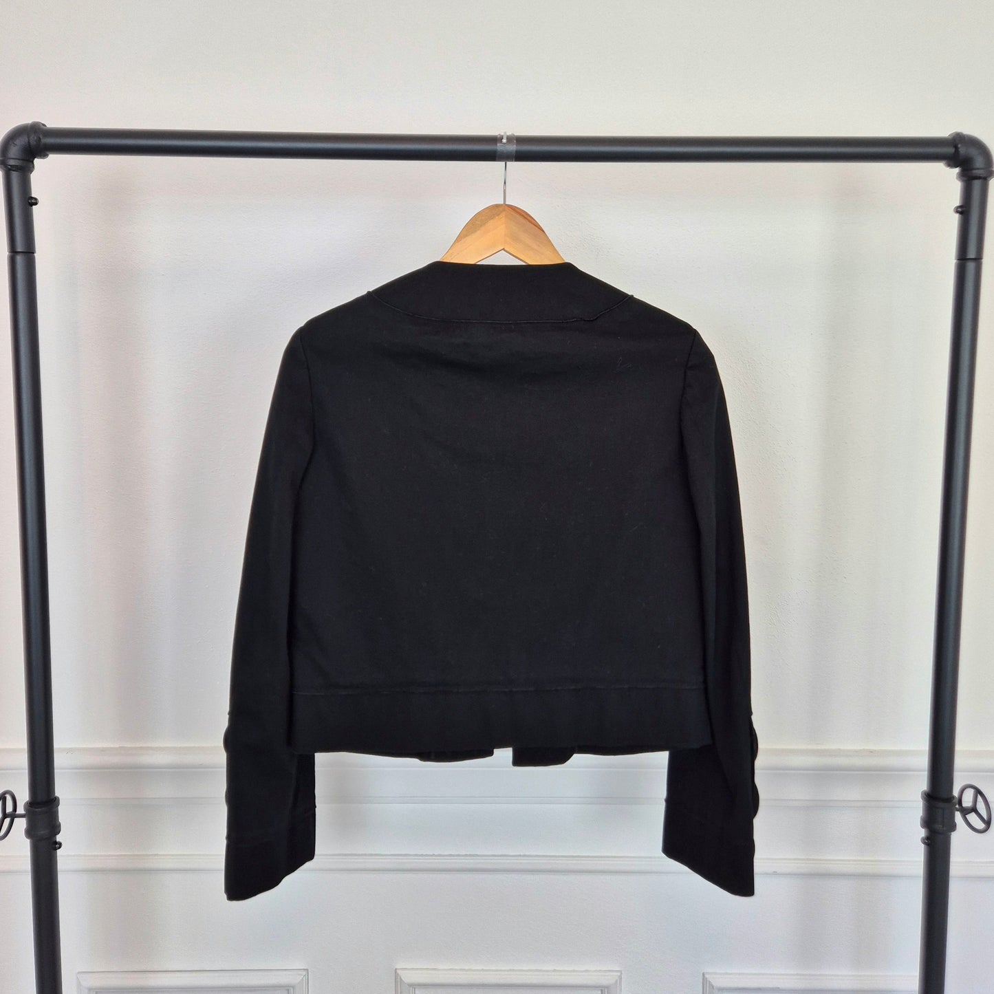 Moschino | Giacca corta in cotone nero con maxi bottoni rivestiti