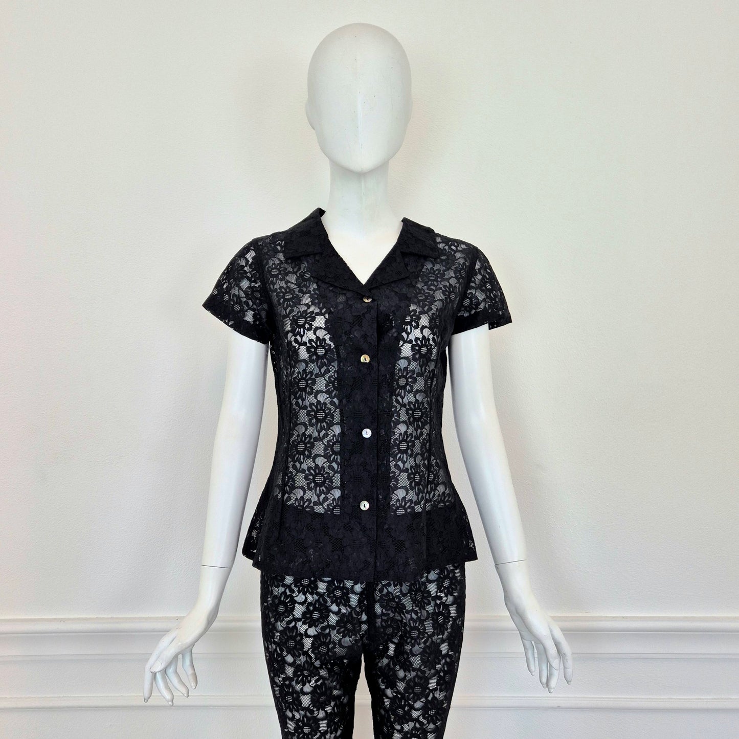 Romeo Gigli | Completo in pizzo nero camicetta e pantaloni