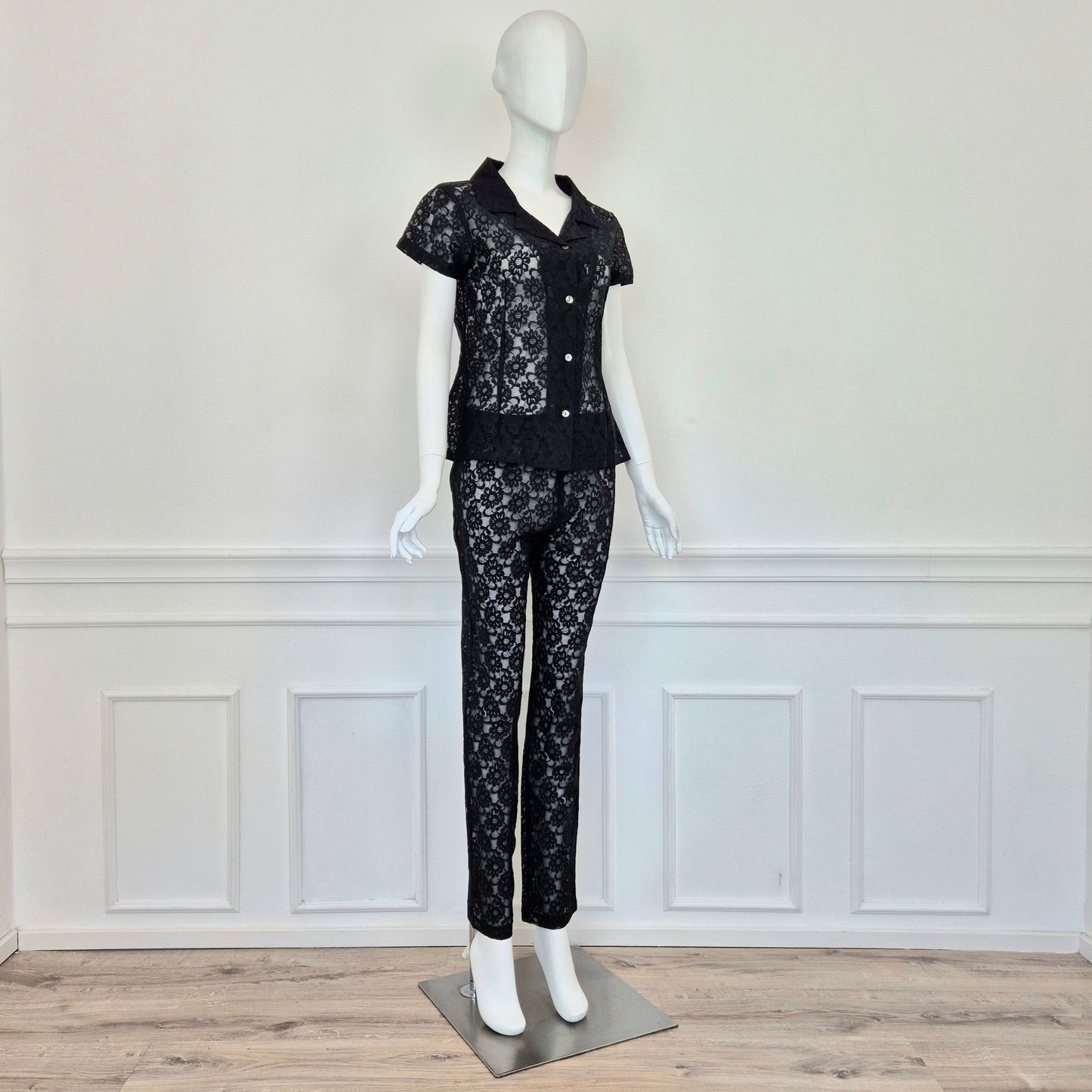 Romeo Gigli | Completo in pizzo nero camicetta e pantaloni