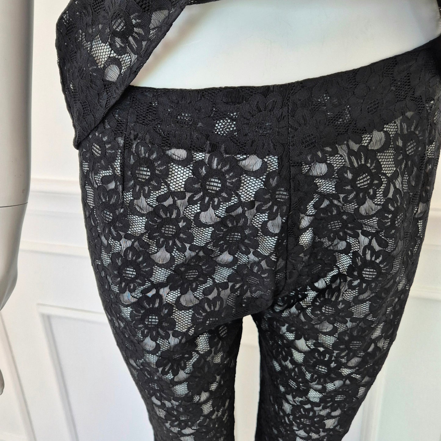 Romeo Gigli | Completo in pizzo nero camicetta e pantaloni