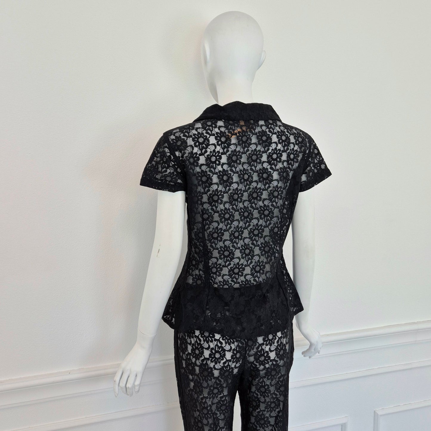 Romeo Gigli | Completo in pizzo nero camicetta e pantaloni