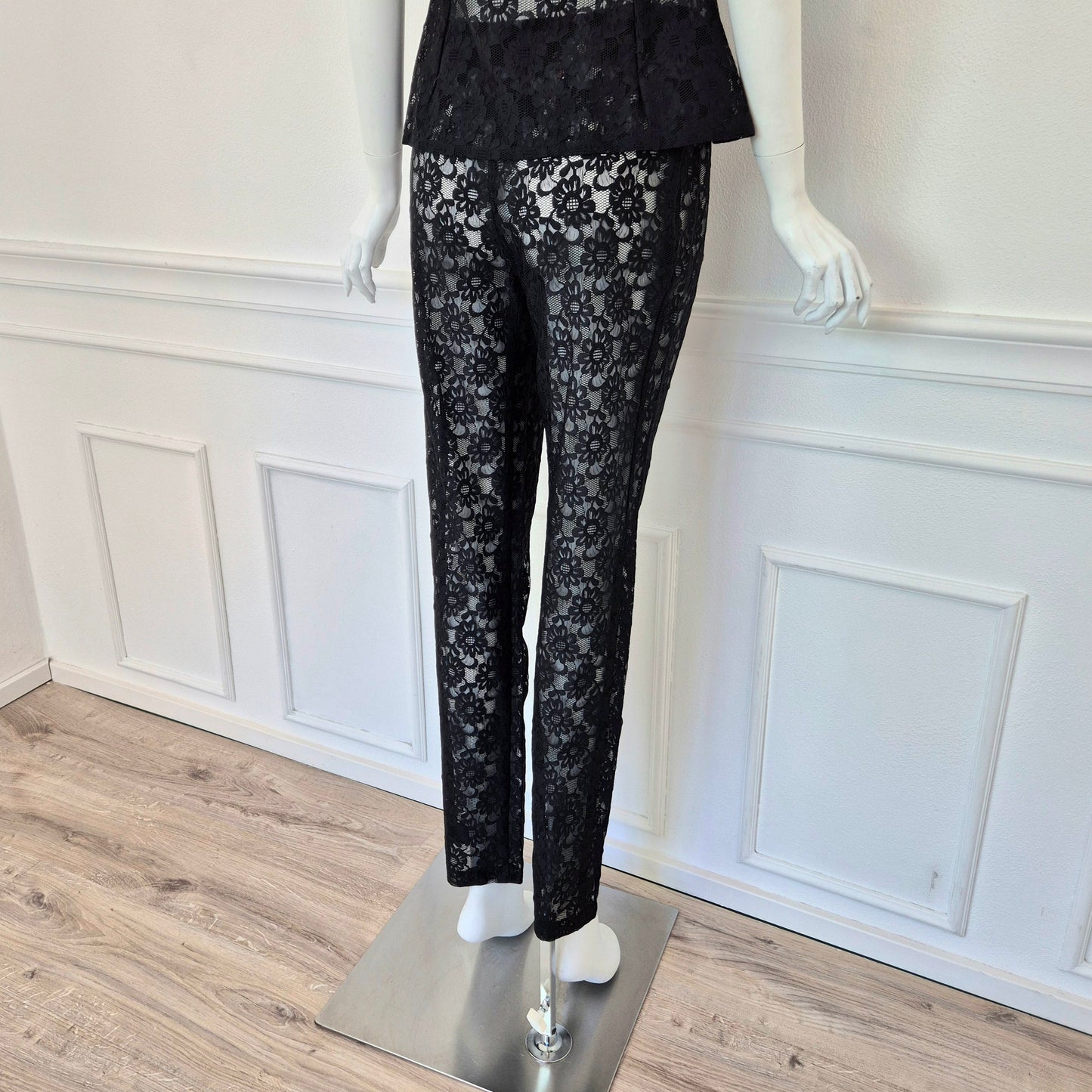 Romeo Gigli | Completo in pizzo nero camicetta e pantaloni