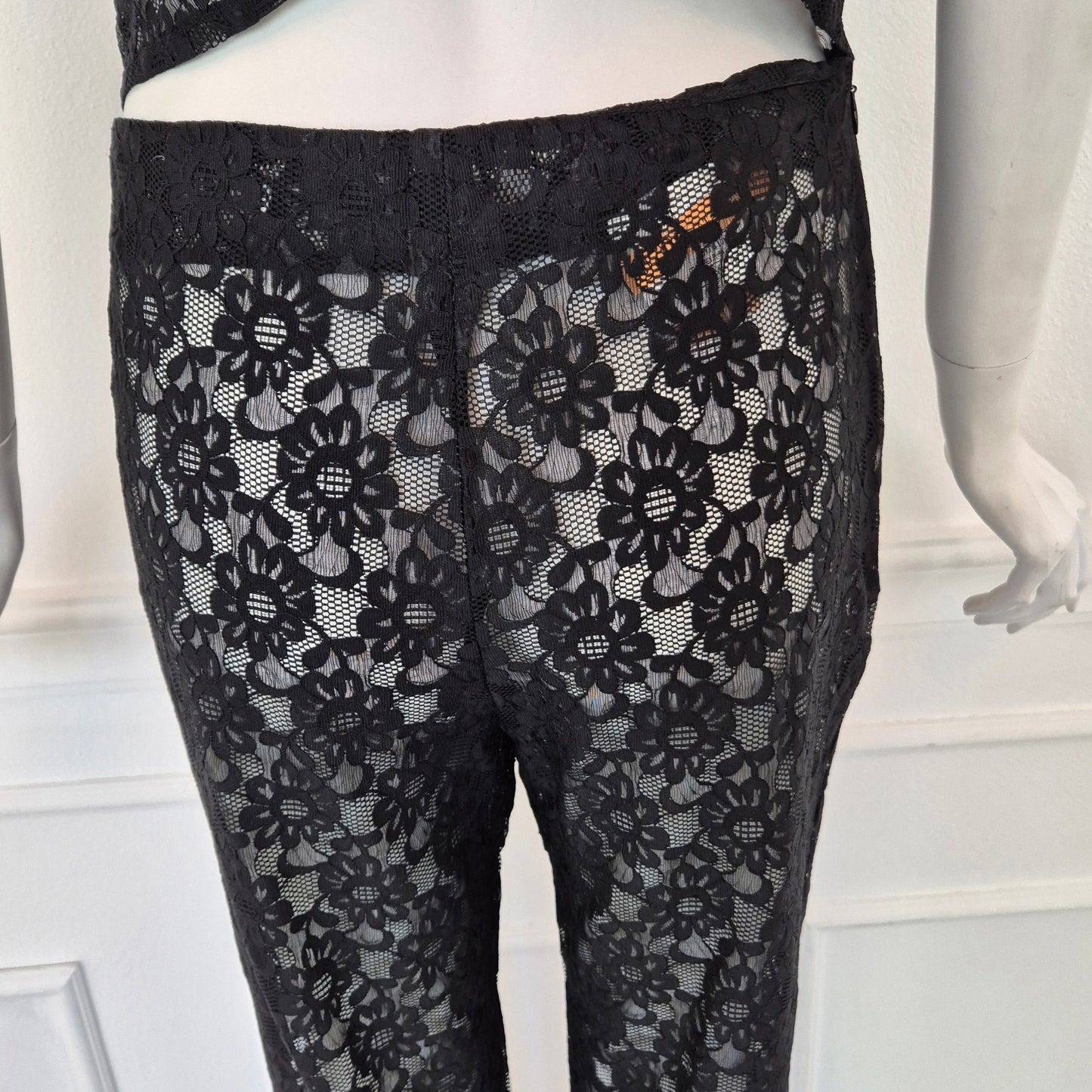 Romeo Gigli | Completo in pizzo nero camicetta e pantaloni