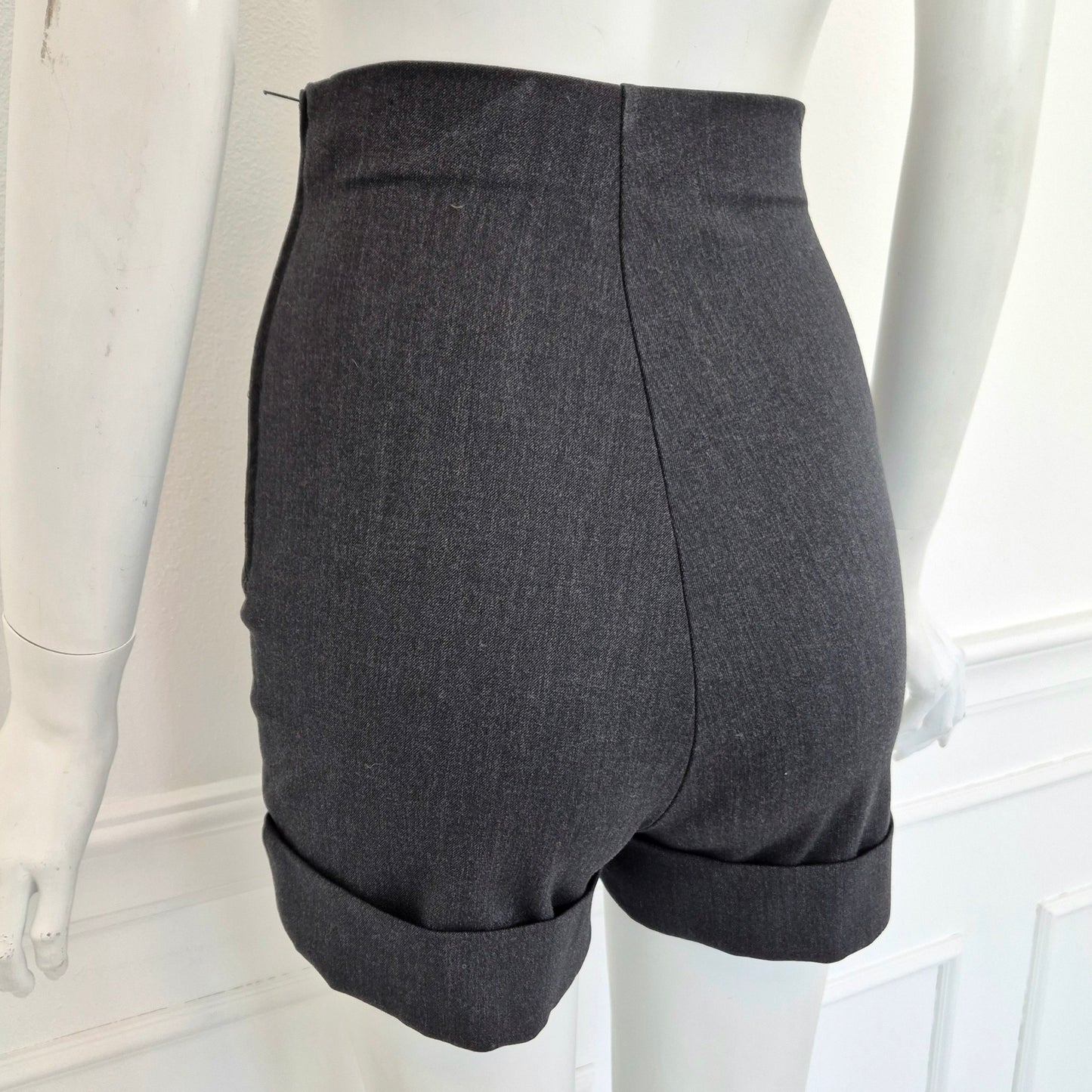 Romeo Gigli | Shorts in lana grigio piombo