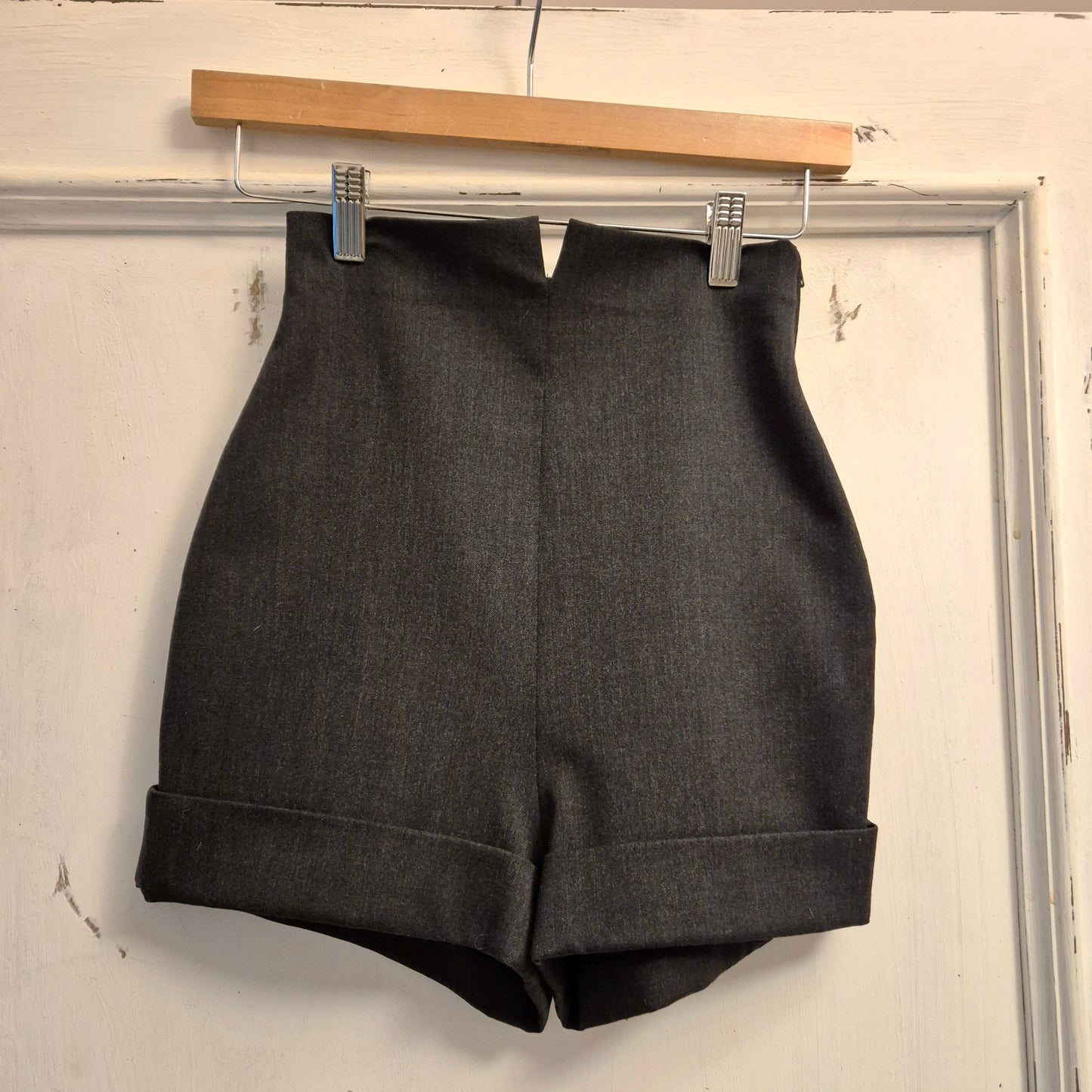 Romeo Gigli | Shorts in lana grigio piombo