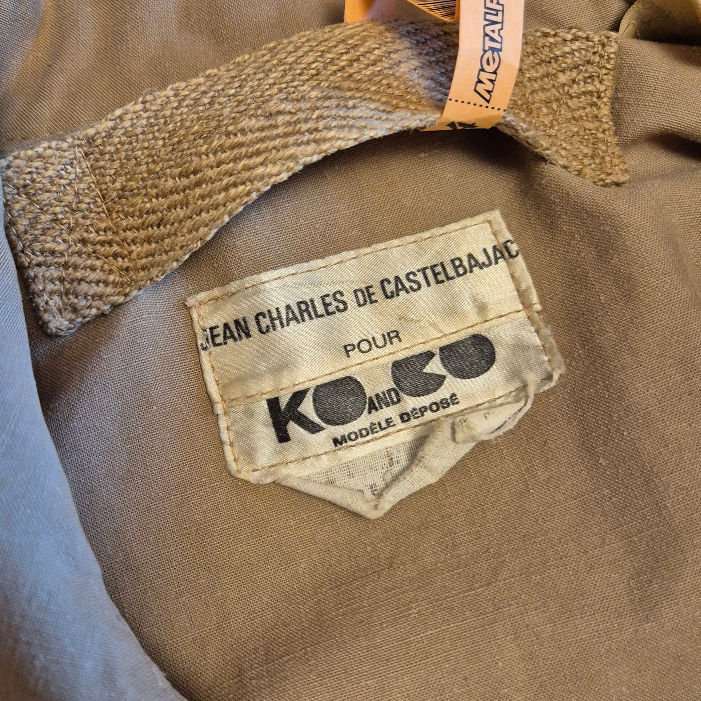 Jean Charles de Castelbajac per Ko and Co | Trench sabbia