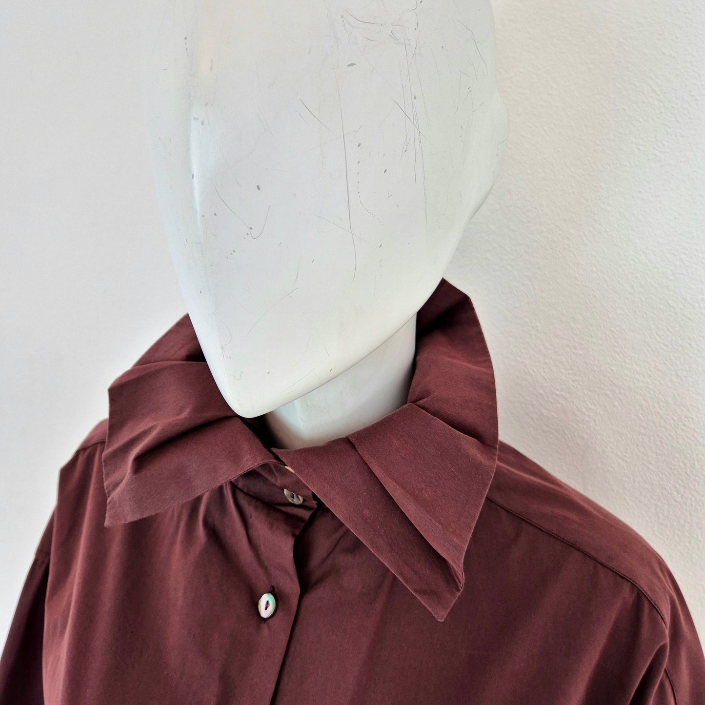 Romeo Gigli | Camicia melanzana con colletto a pieghe 1989