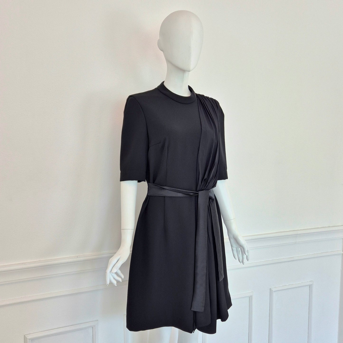 Prada | Abito nero con drappeggio