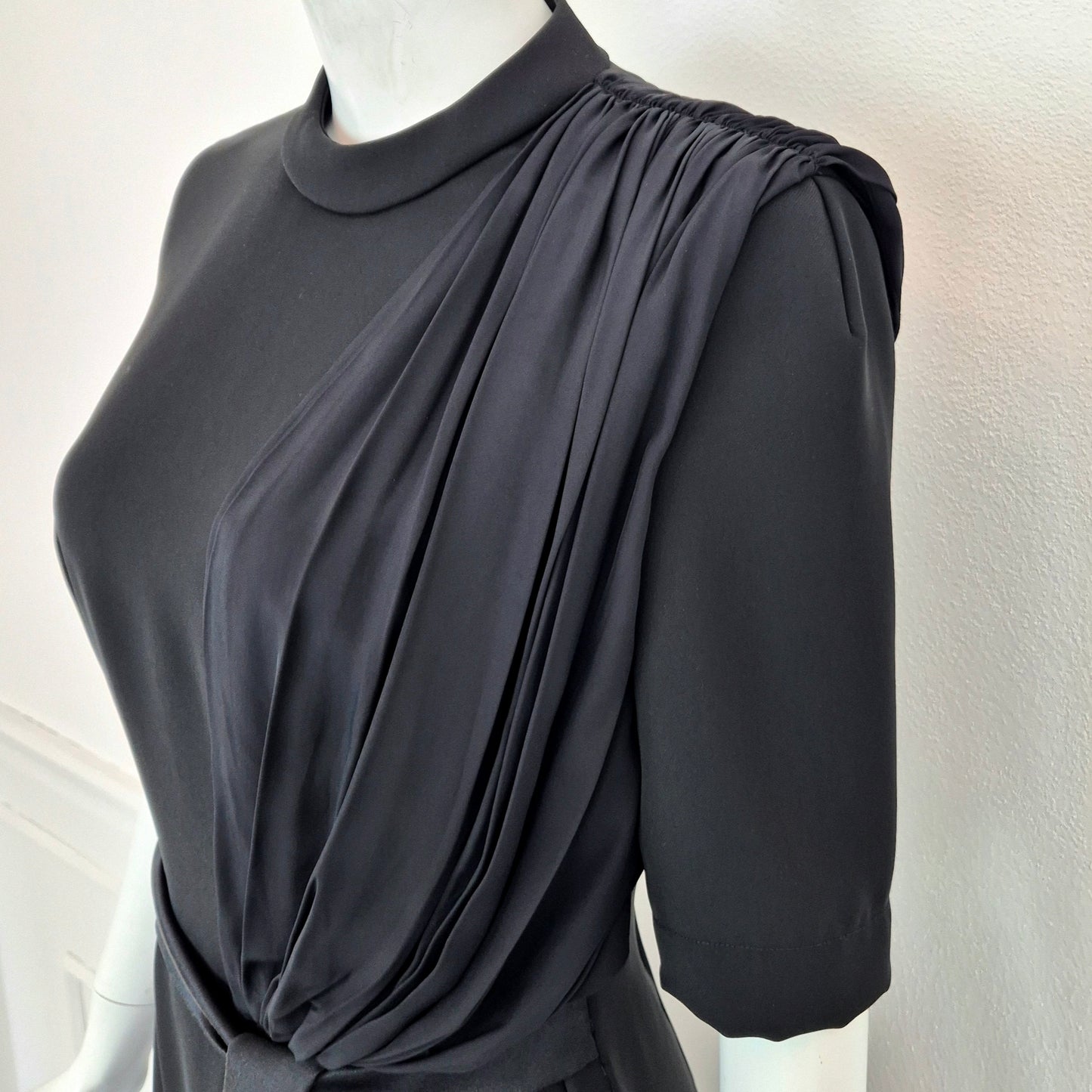 Prada | Abito nero con drappeggio