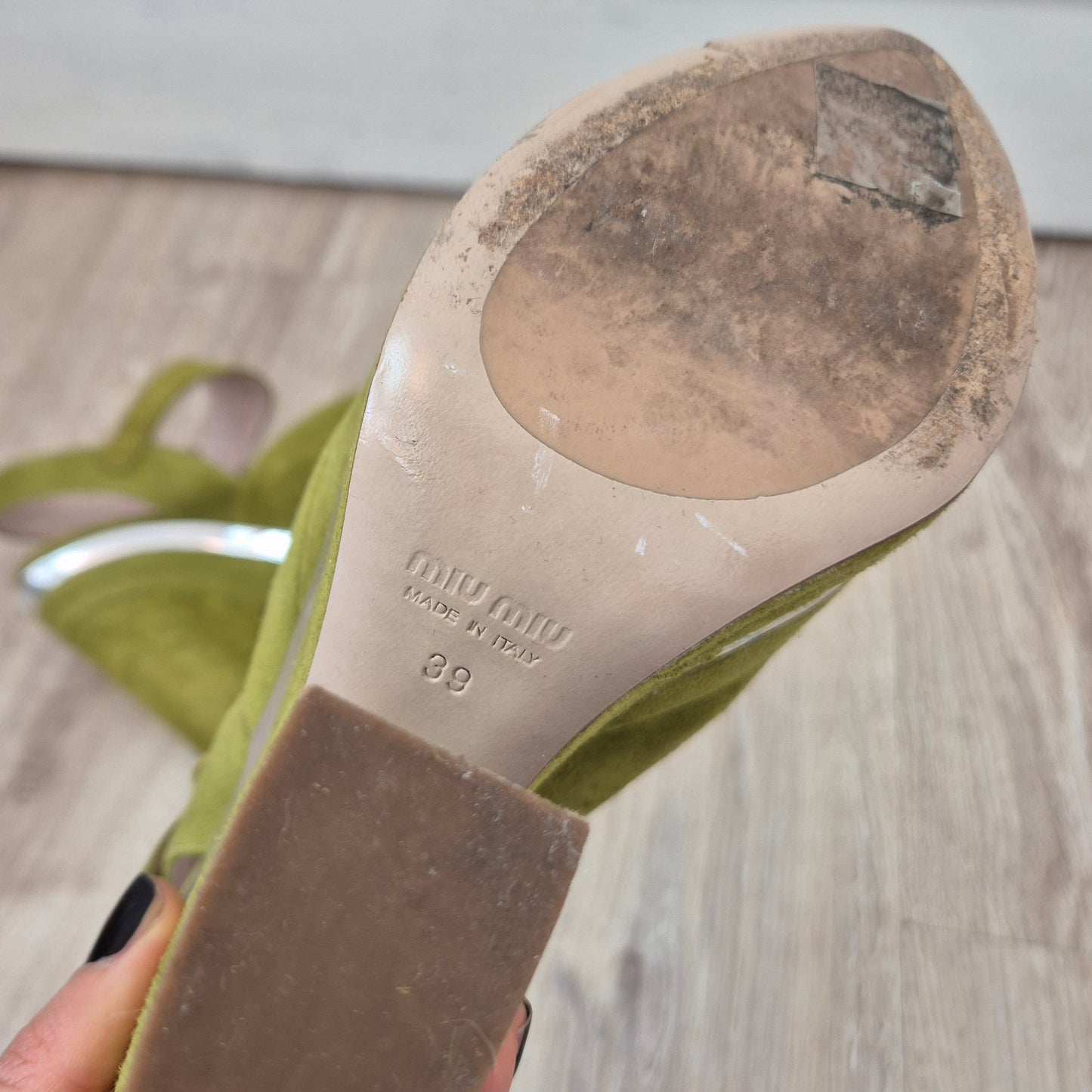 Miu Miu | Sandali con zeppa suede verde pistacchio