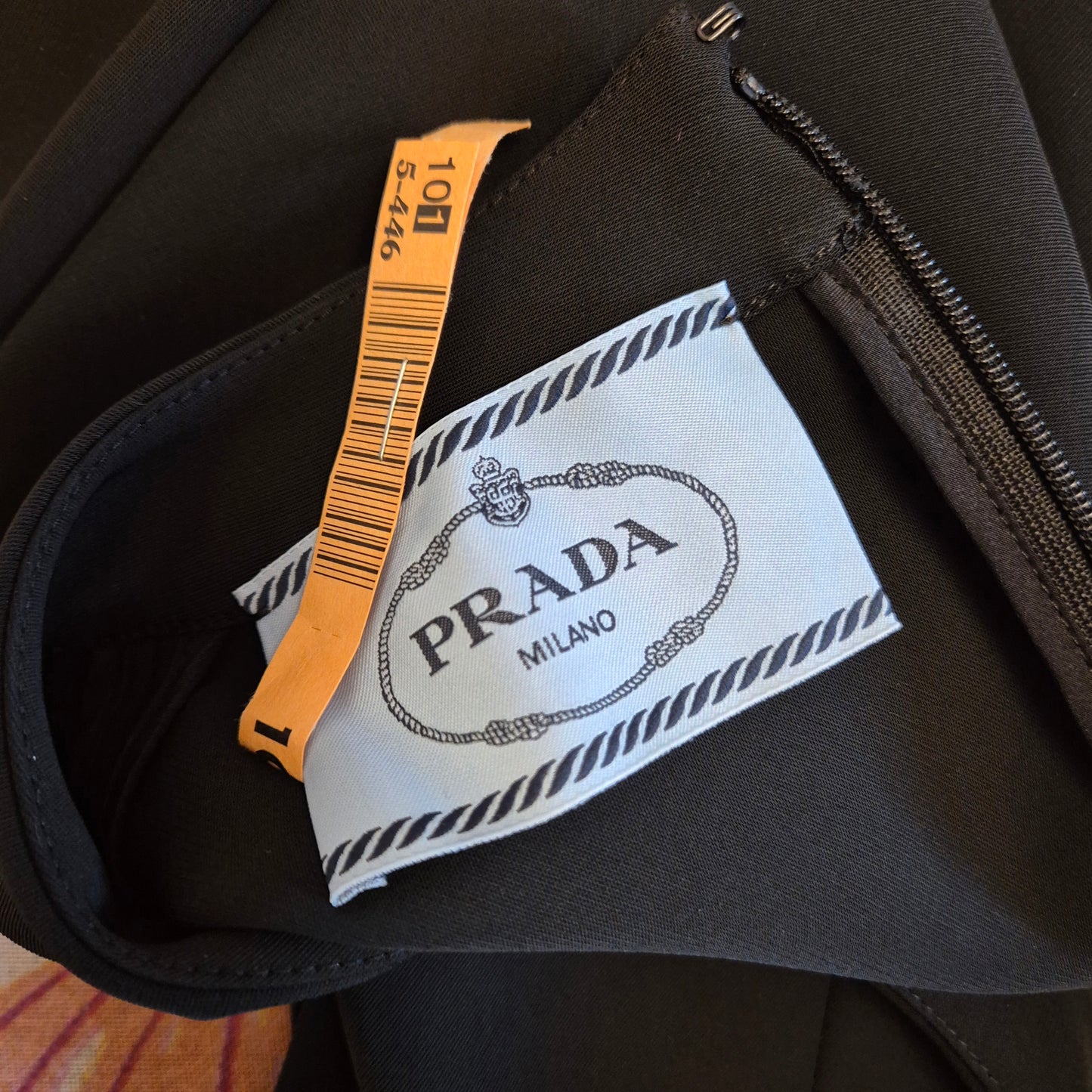 Prada | Abito nero con drappeggio