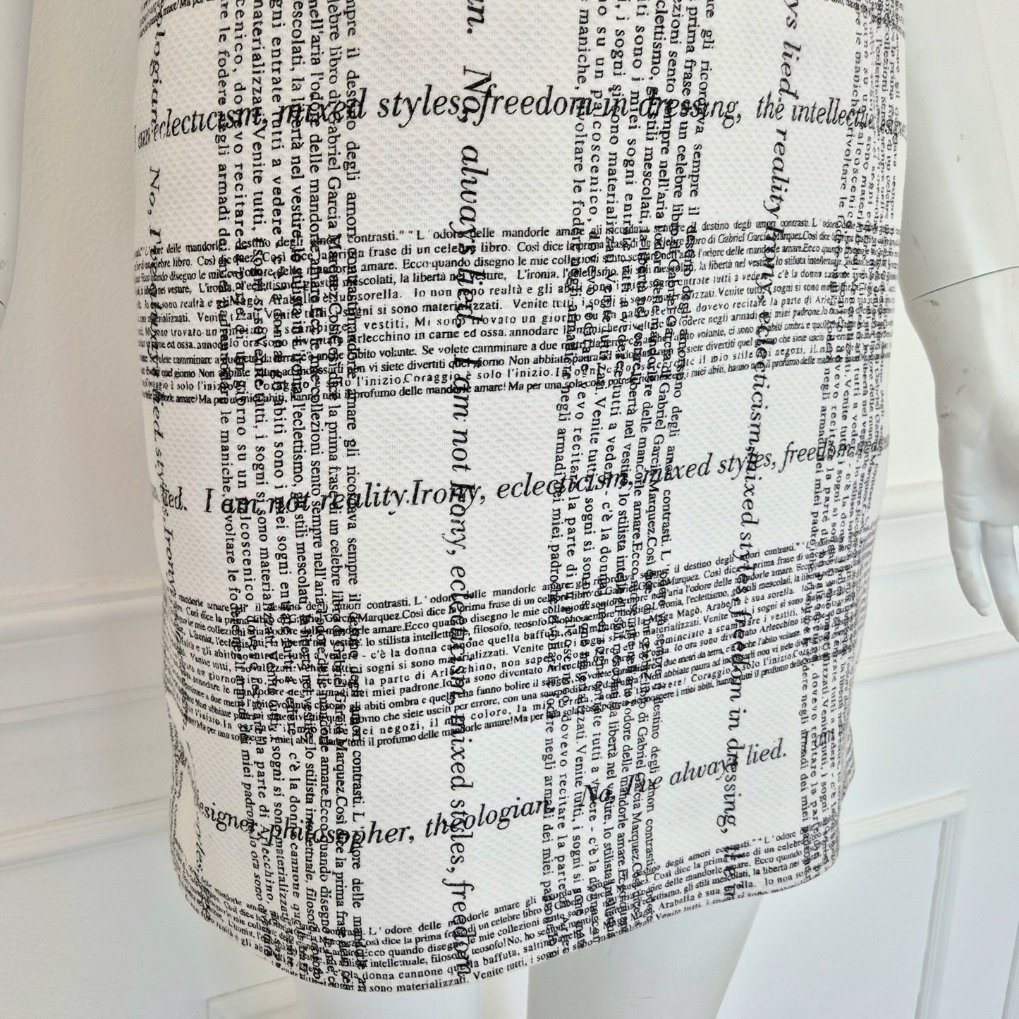 Moschino | Tubino bianco con scritte nere