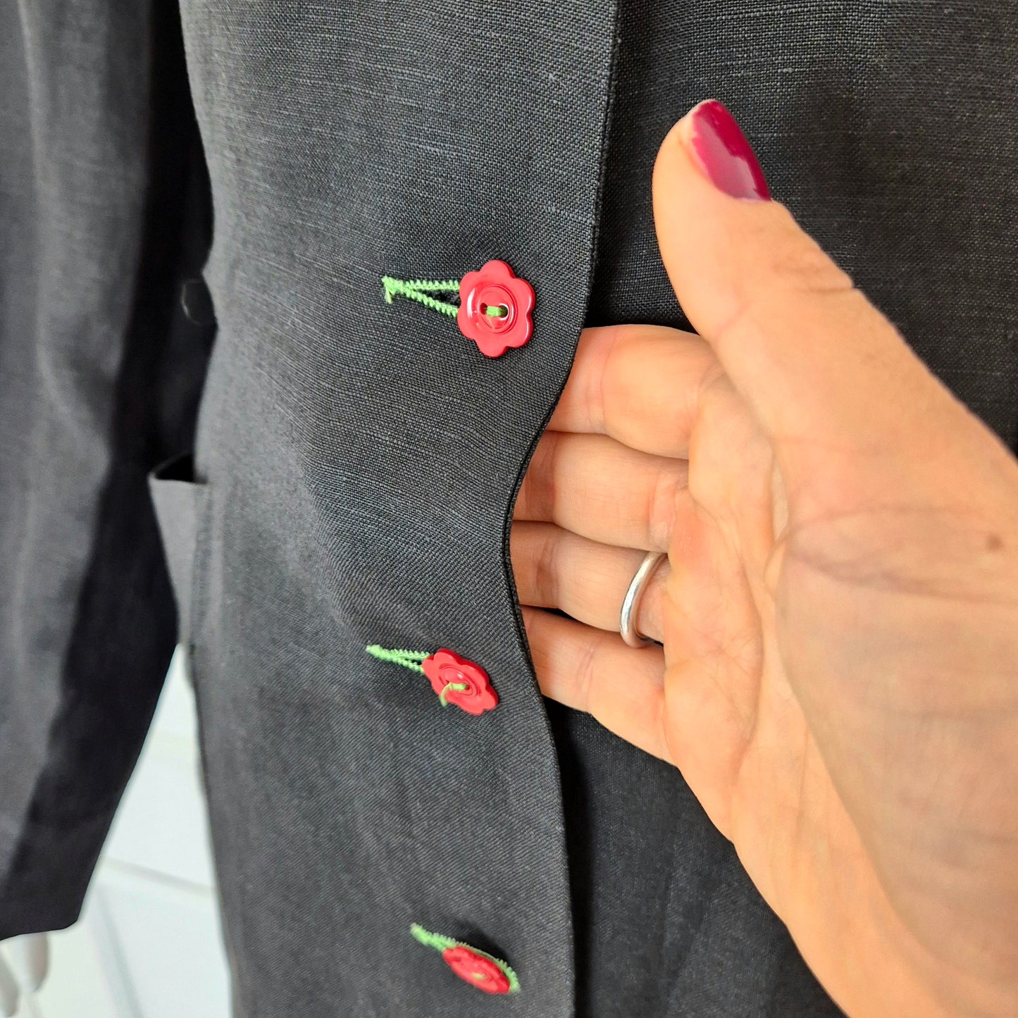 Chantal Thomass | Completo in viscosa e lino nero con bottoni fiore