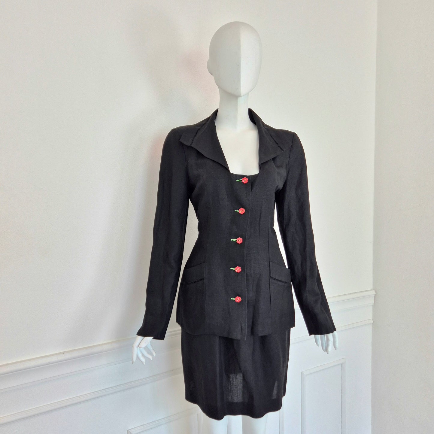 Chantal Thomass | Completo in viscosa e lino nero con bottoni fiore