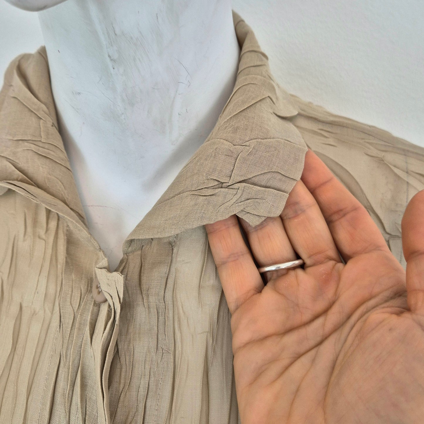 Pleats Please Issey Miyake | Camicia beige manica corta