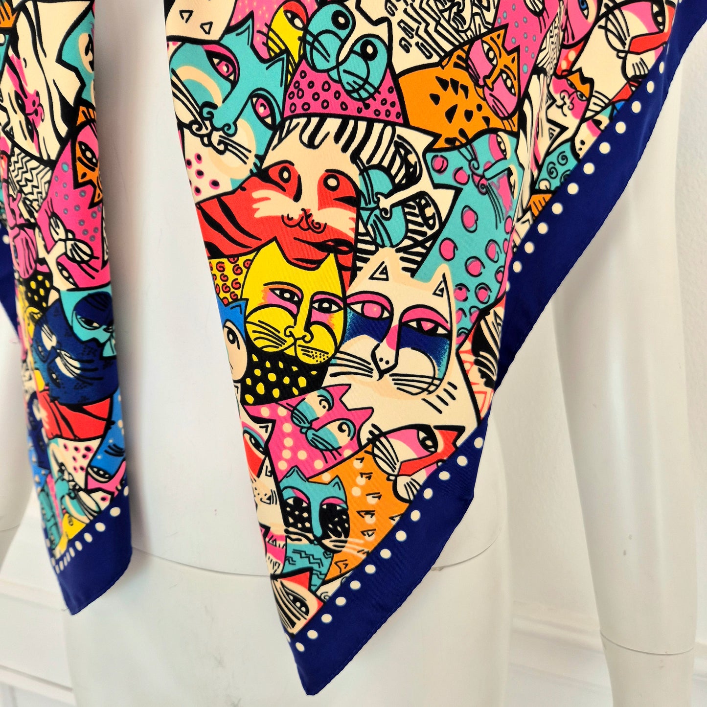Miu Miu x Luxottica |Foulard in pura seta con gattini