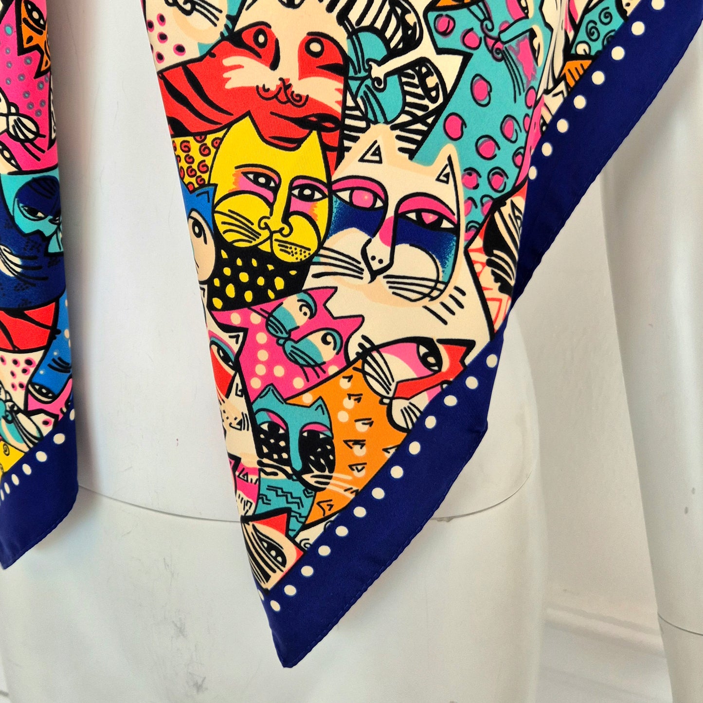 Miu Miu x Luxottica |Foulard in pura seta con gattini