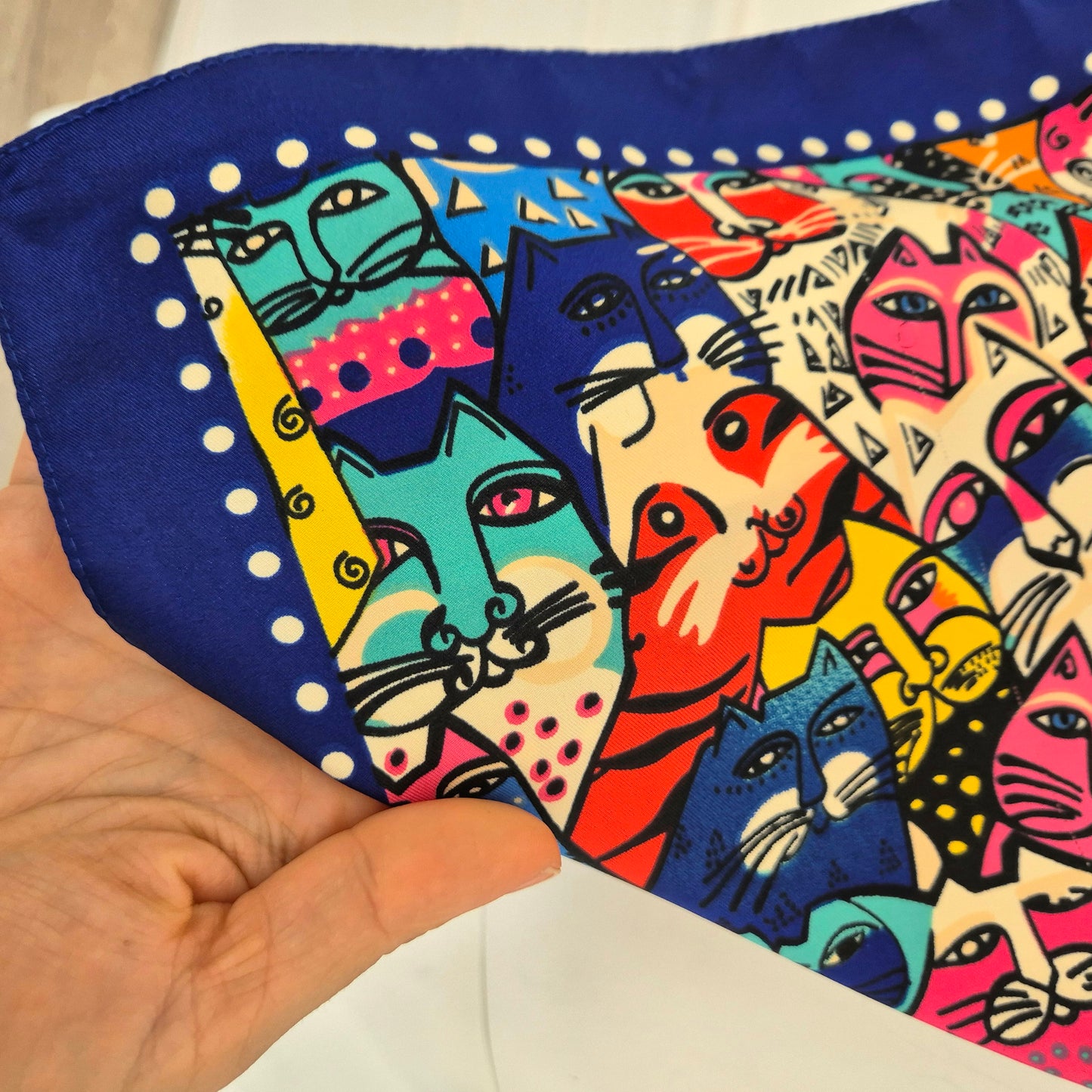 Miu Miu x Luxottica |Foulard in pura seta con gattini