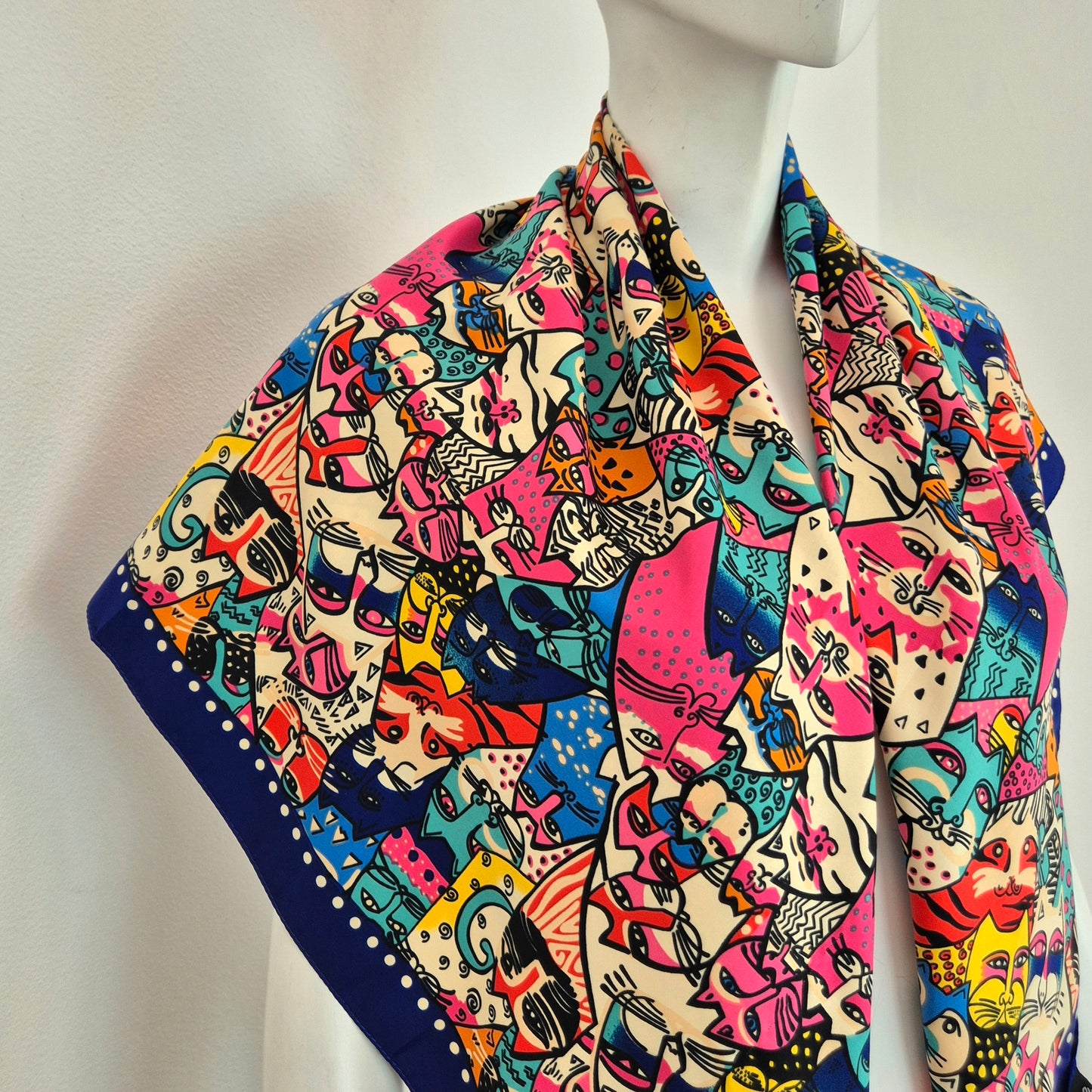 Miu Miu x Luxottica |Foulard in pura seta con gattini