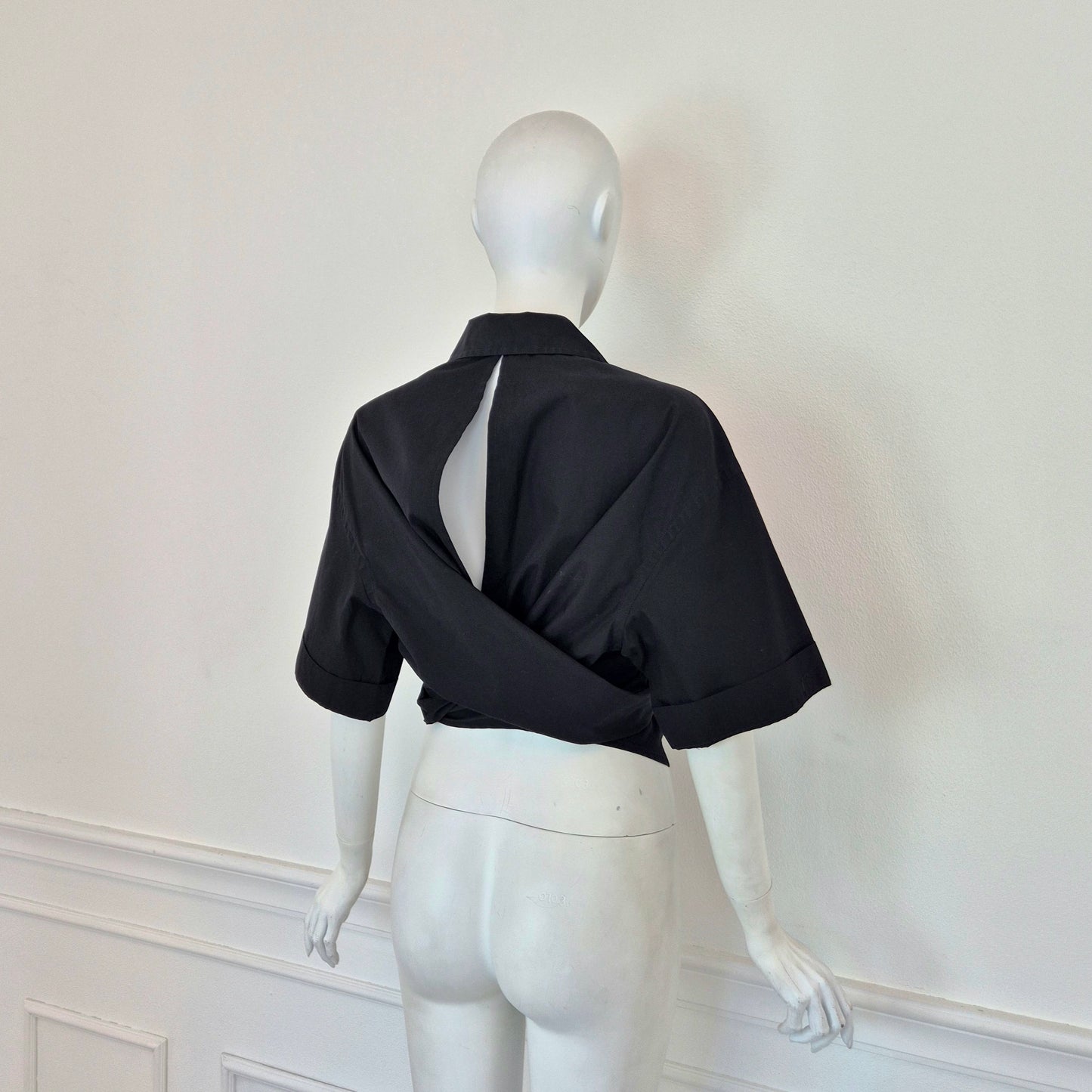 Romeo Gigli | Camicetta in cotone nero con apertura sul retro